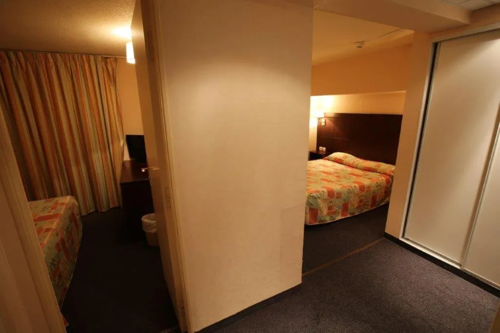 Bed in Hôtel Gloria & Avenue