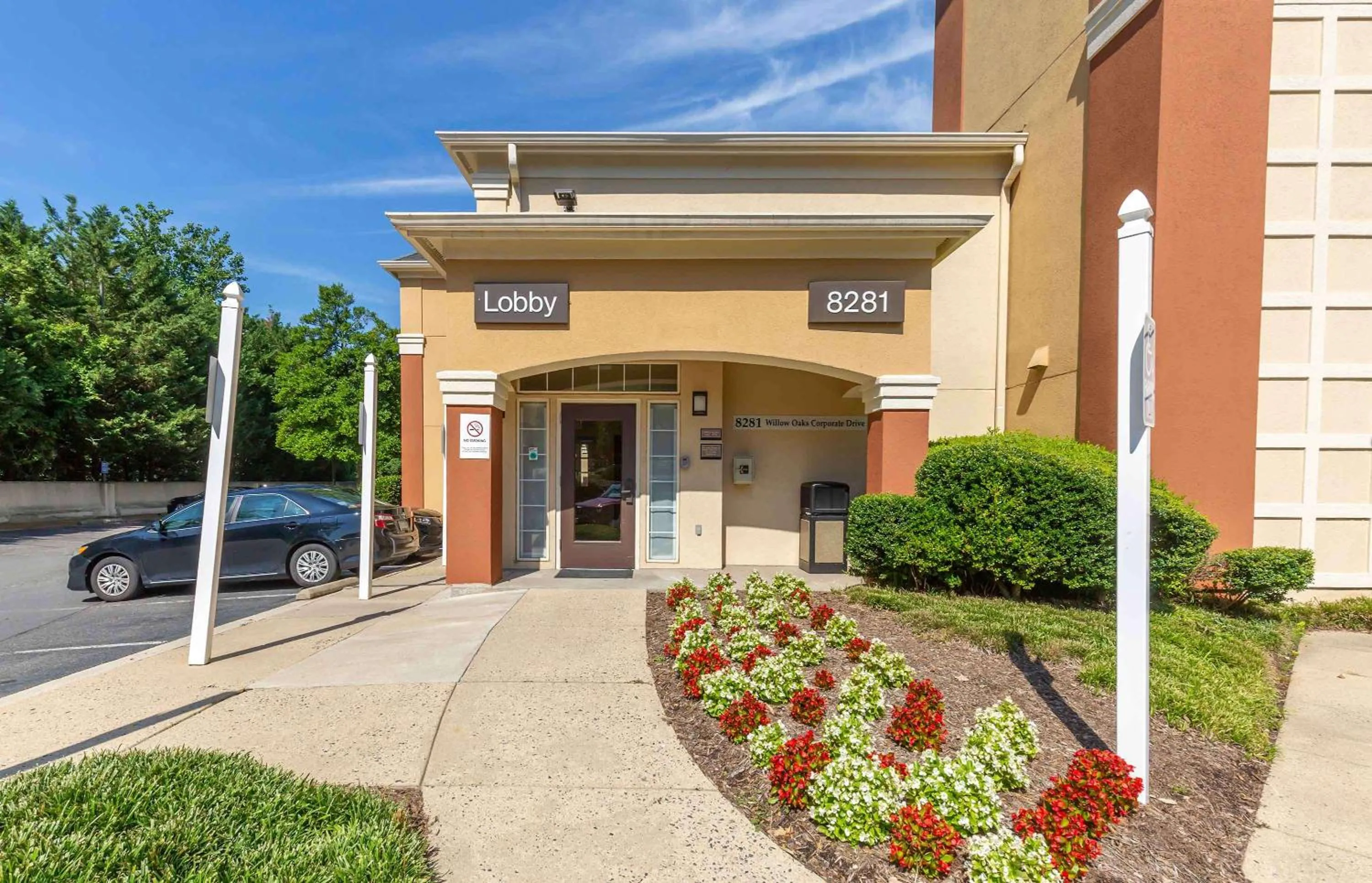 Property building in Extended Stay America Suites - Washington, DC - Falls Church - Merrifield