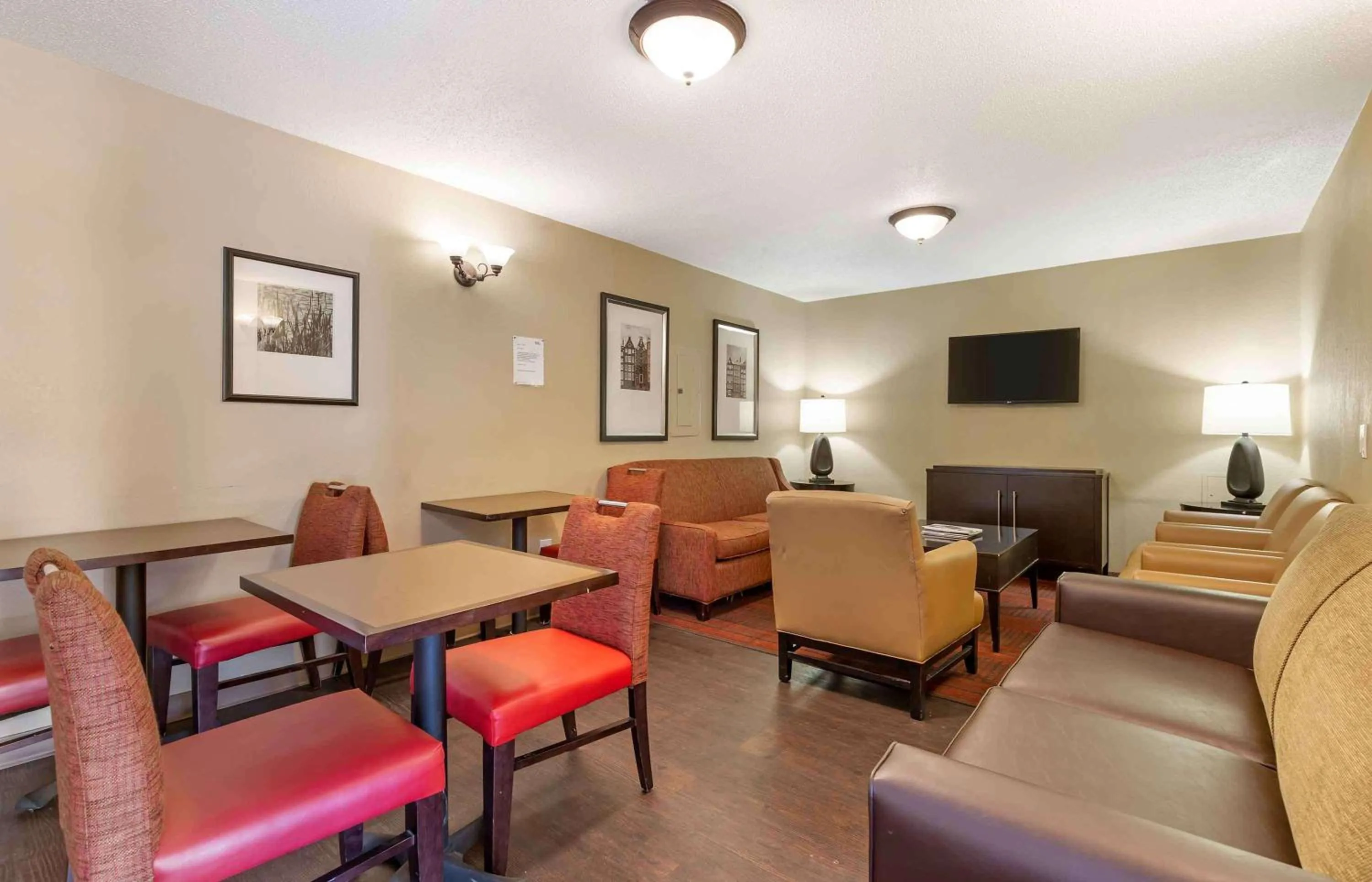 Breakfast in Extended Stay America Suites - Washington, DC - Falls Church - Merrifield
