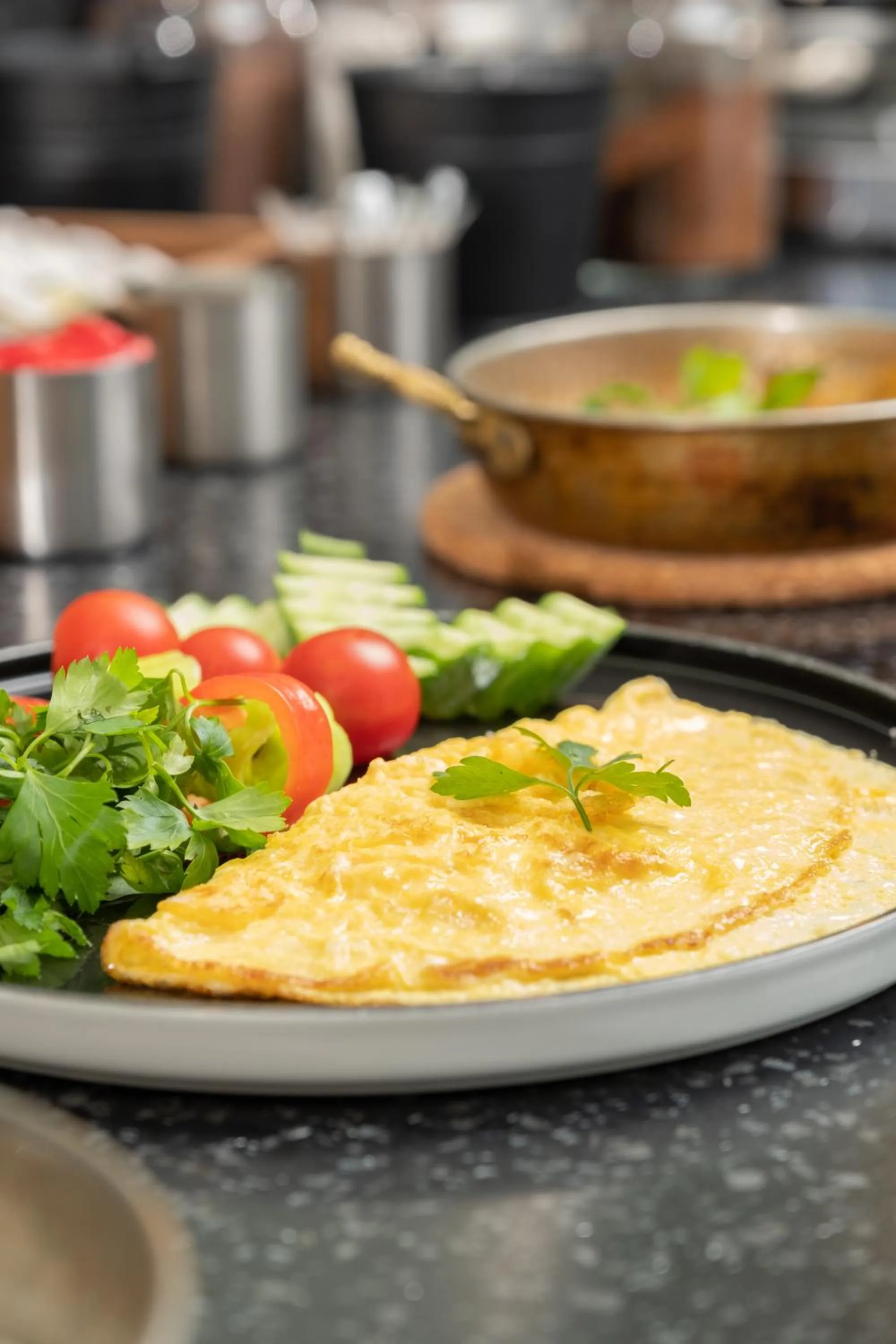 Breakfast in Elm Suite Hotel