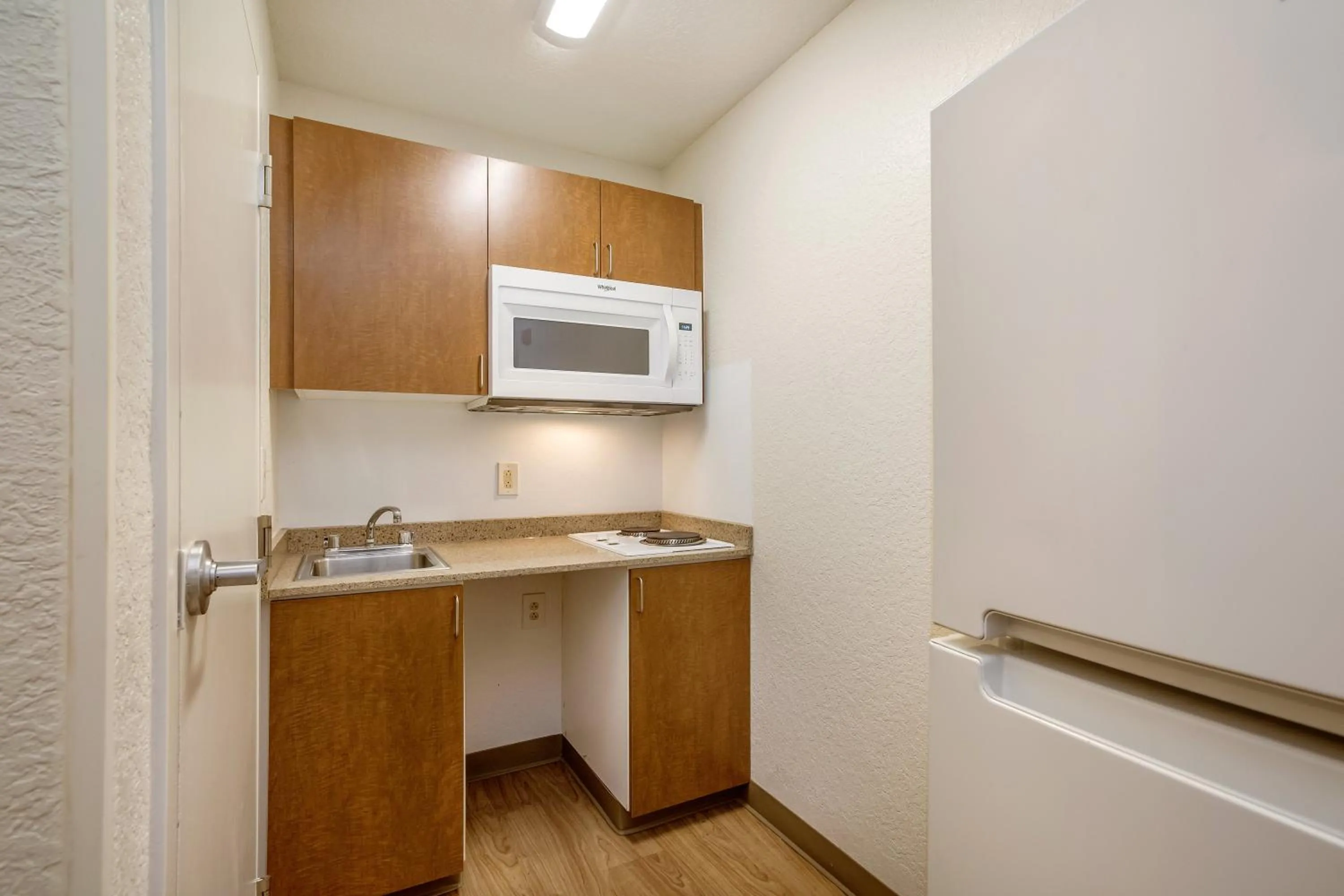 Photo of the whole room in HomeTowne Studios by Red Roof Philadelphia - Maple Shade, NJ