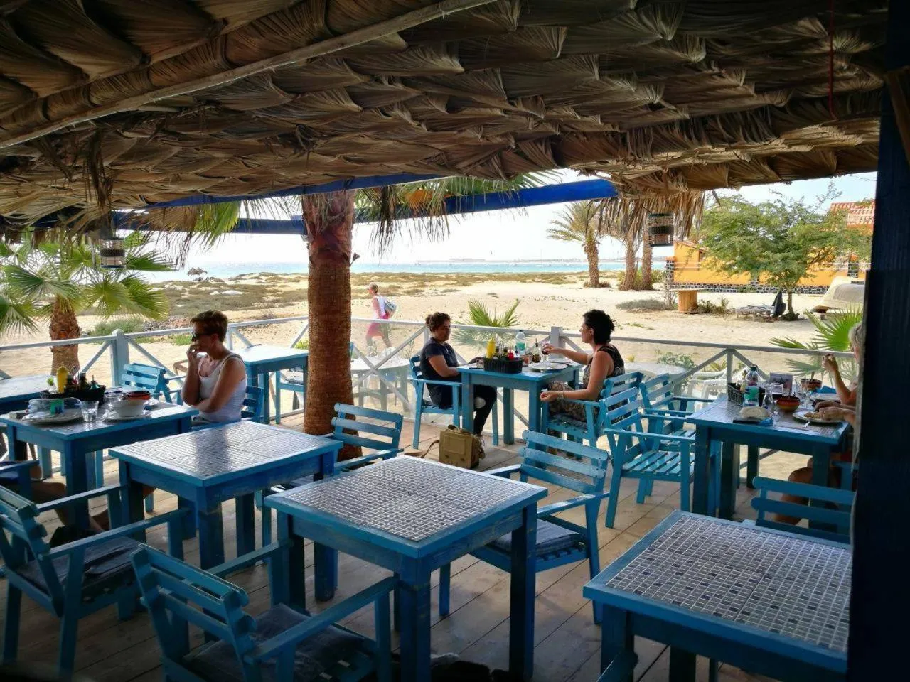 Restaurant/places to eat in Nautilus Aparthotel