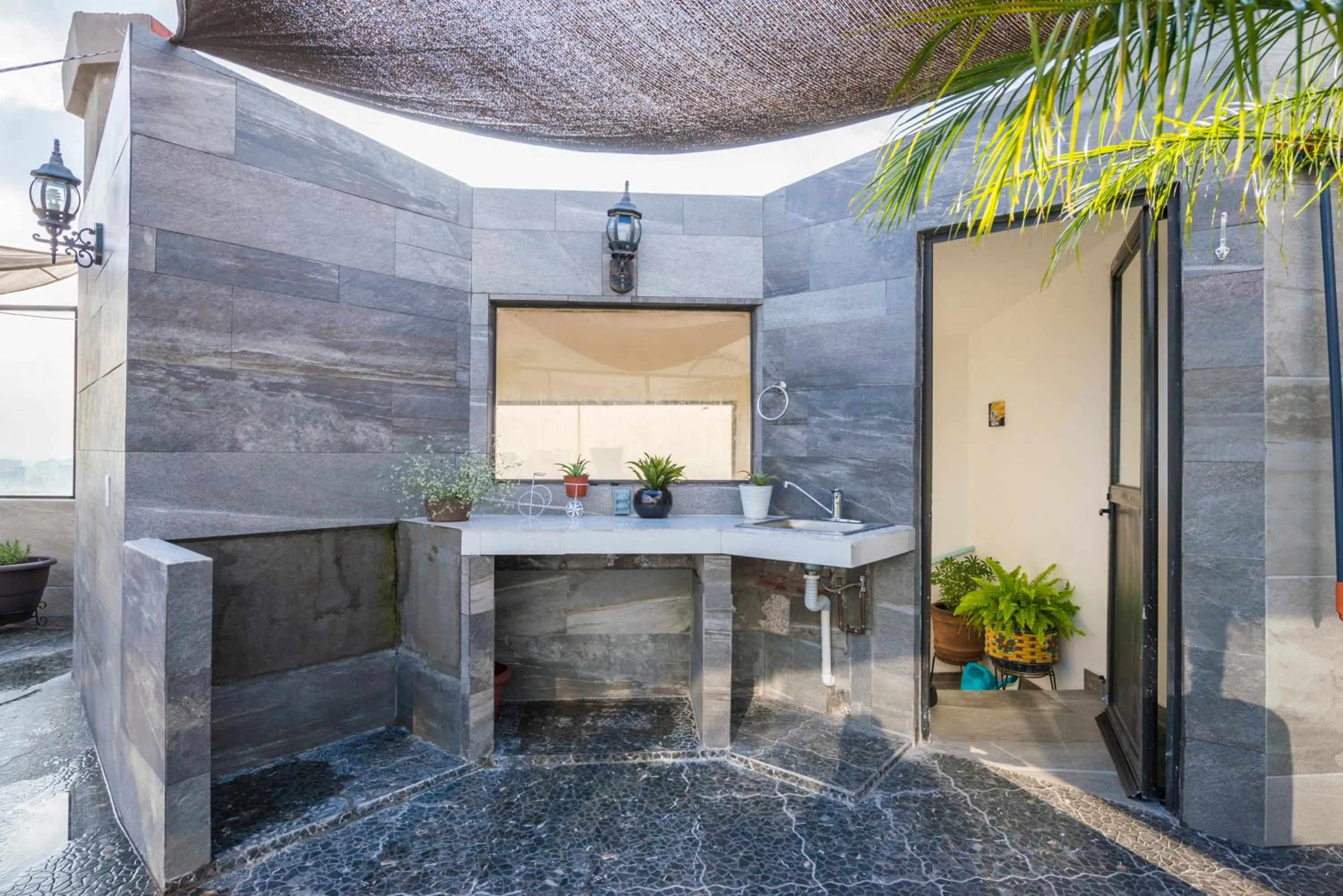 Inner courtyard view in Air Lux