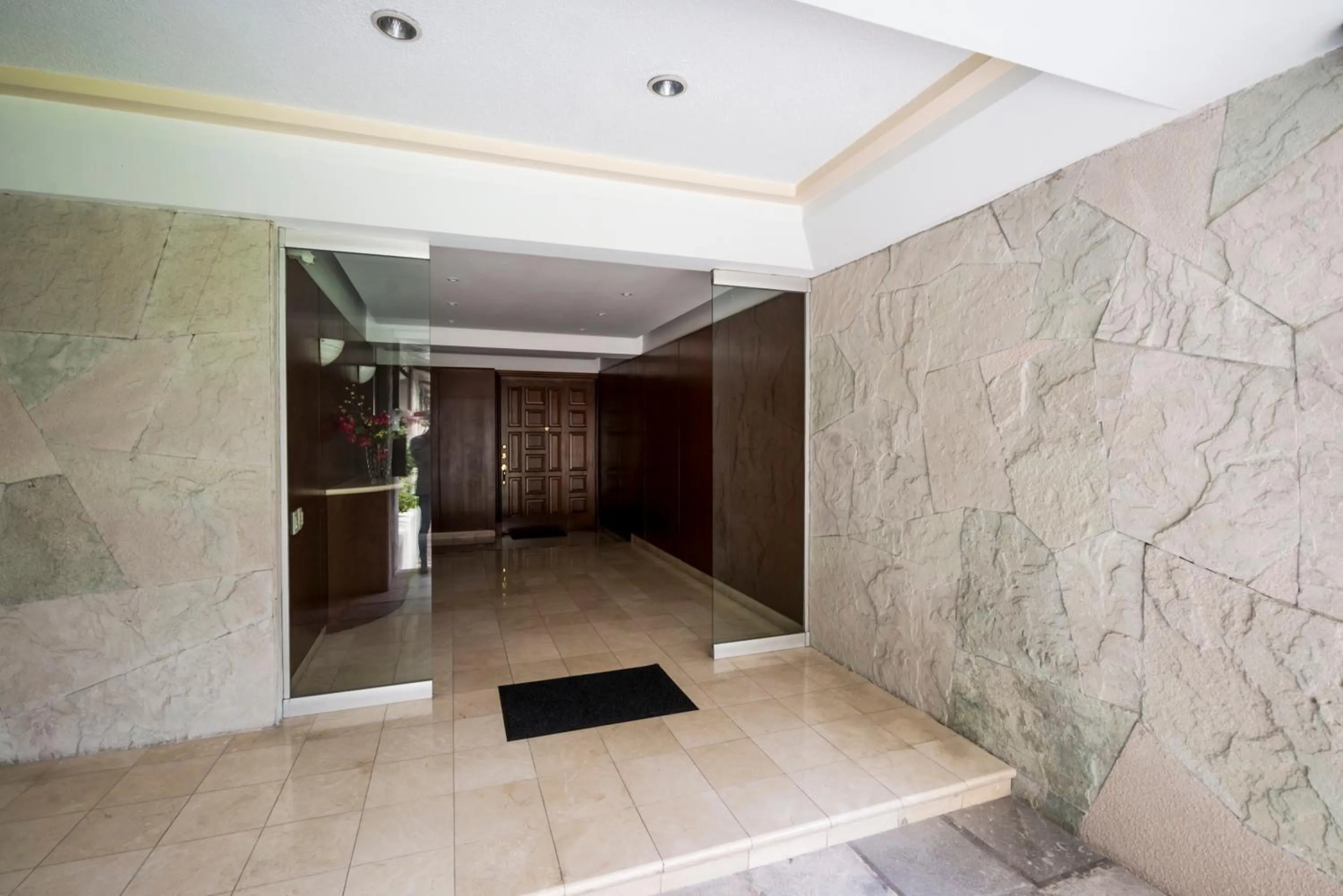 Facade/entrance in Air Lux