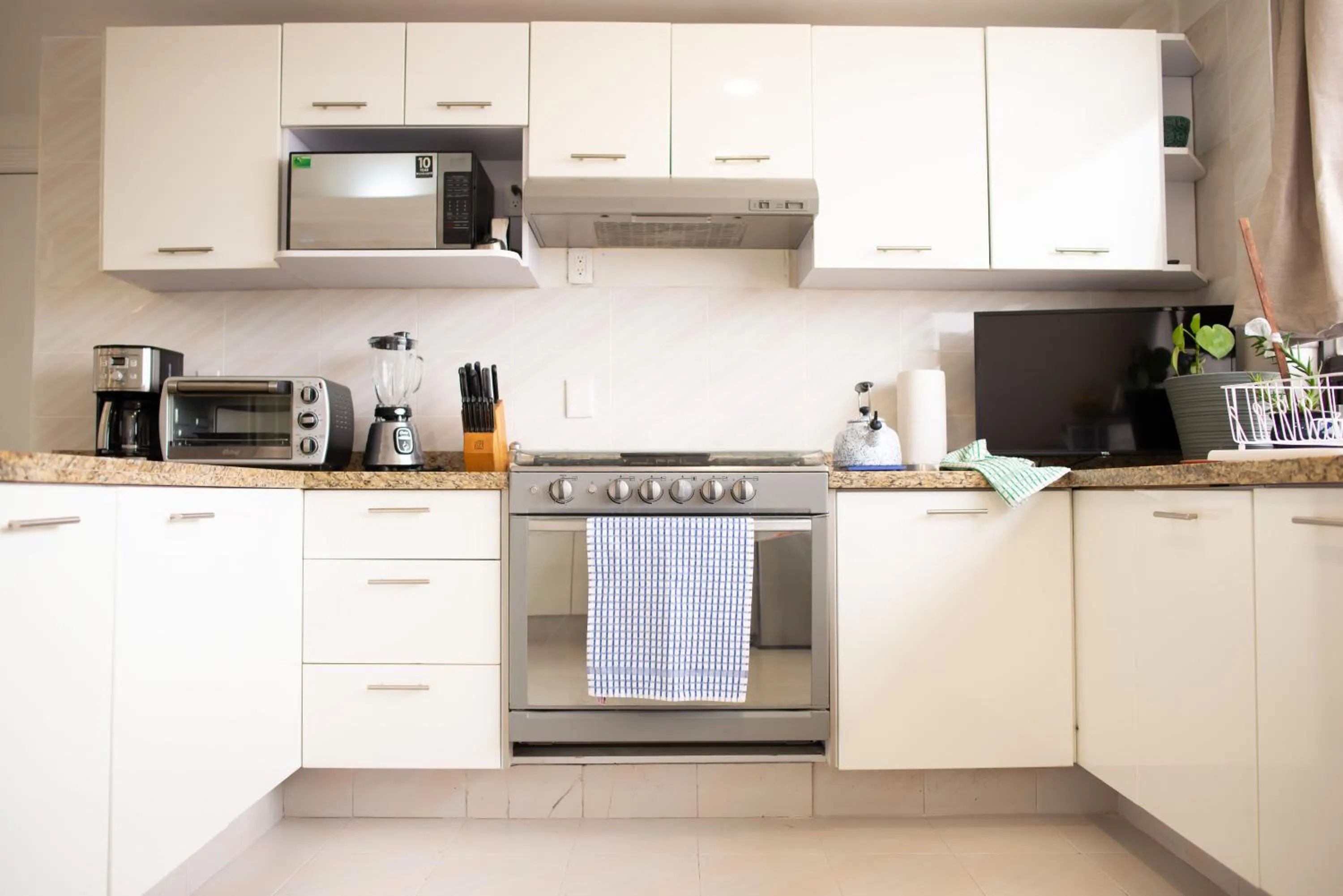 Kitchen or kitchenette in Air Lux