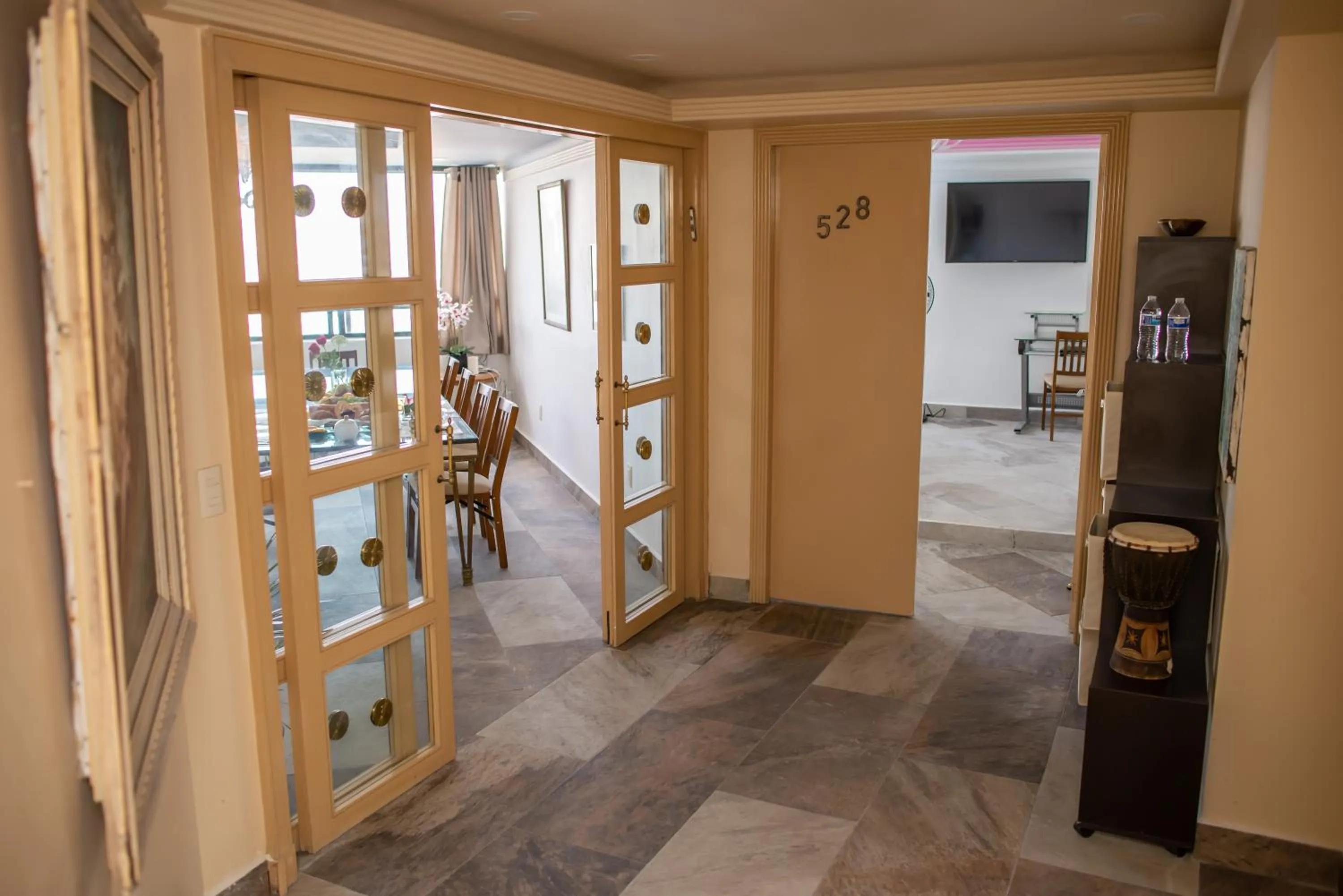 Facade/entrance in Air Lux