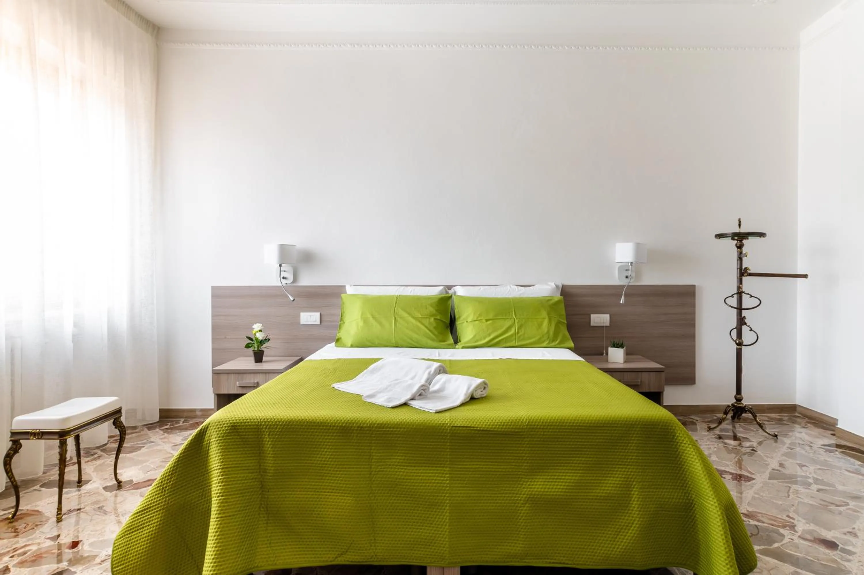 Bed in Le Calette Rooms - Puglia Mia Apartments