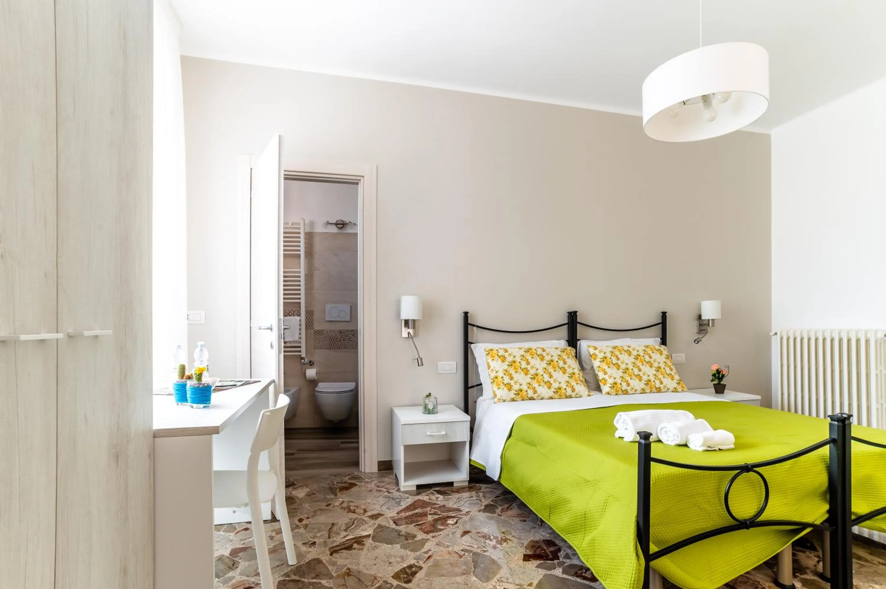 Bed in Le Calette Rooms - Puglia Mia Apartments