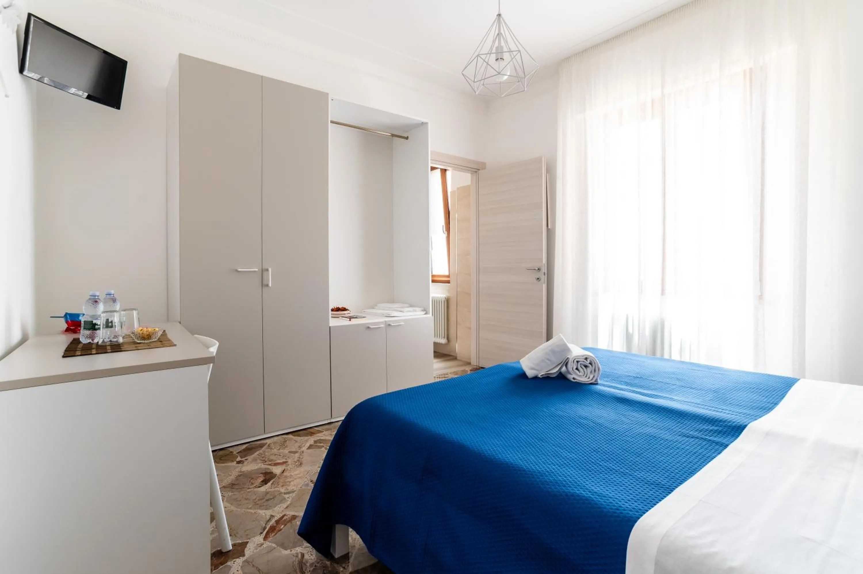 Bed in Le Calette Rooms - Puglia Mia Apartments