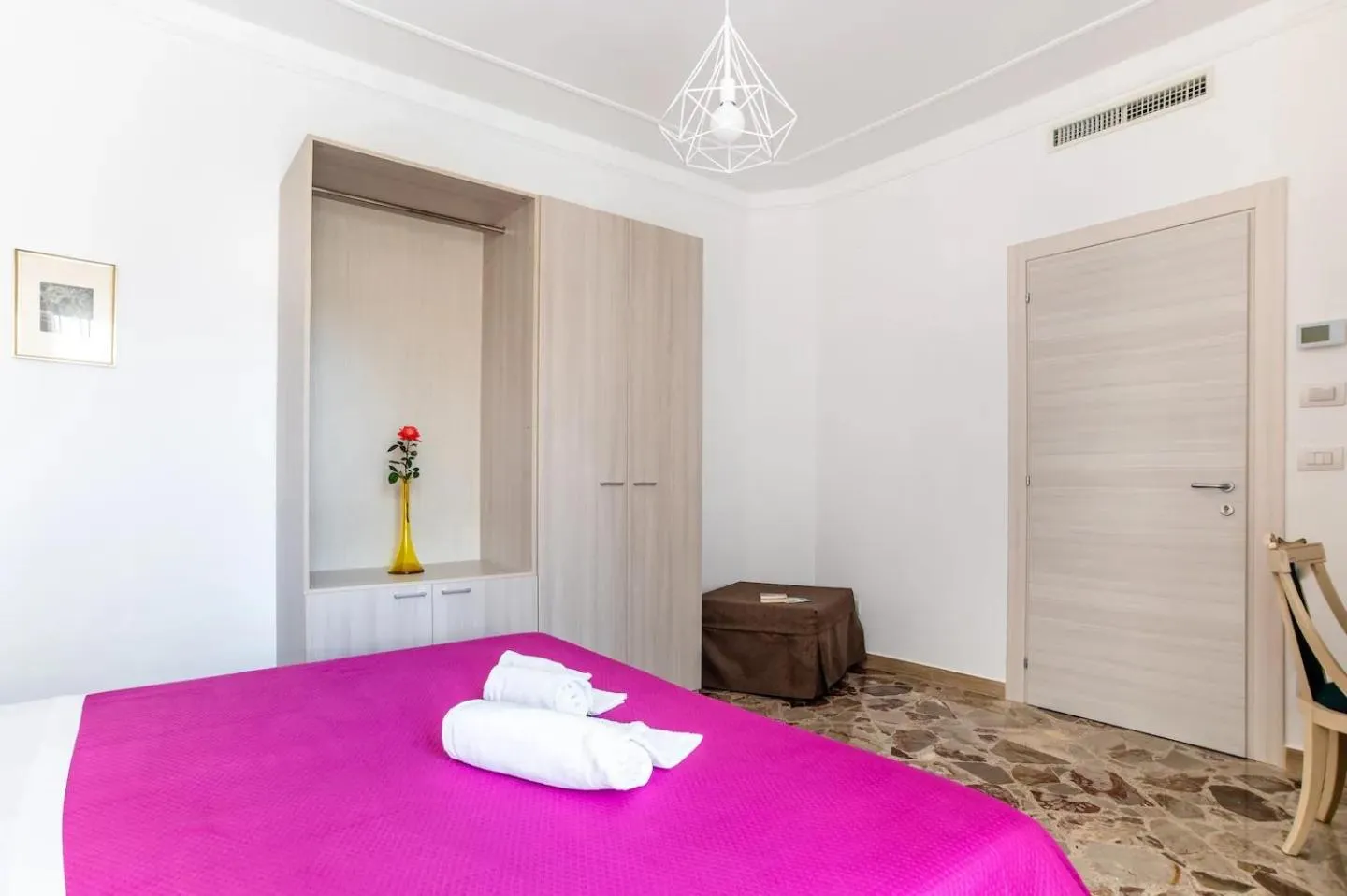 Bed in Le Calette Rooms - Puglia Mia Apartments