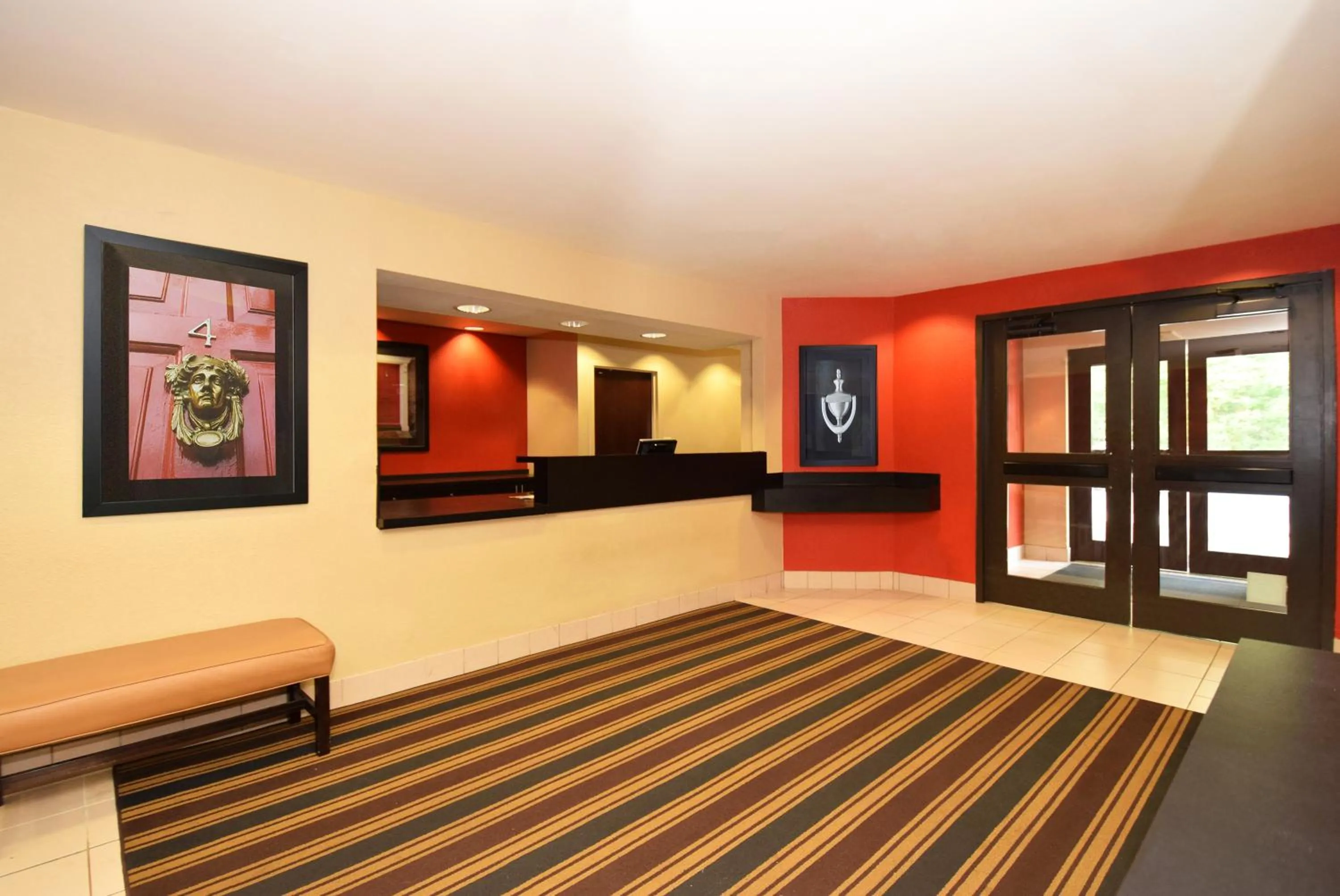 Lobby or reception, Bed in Extended Stay America Suites - Philadelphia - Plymouth Meeting - East