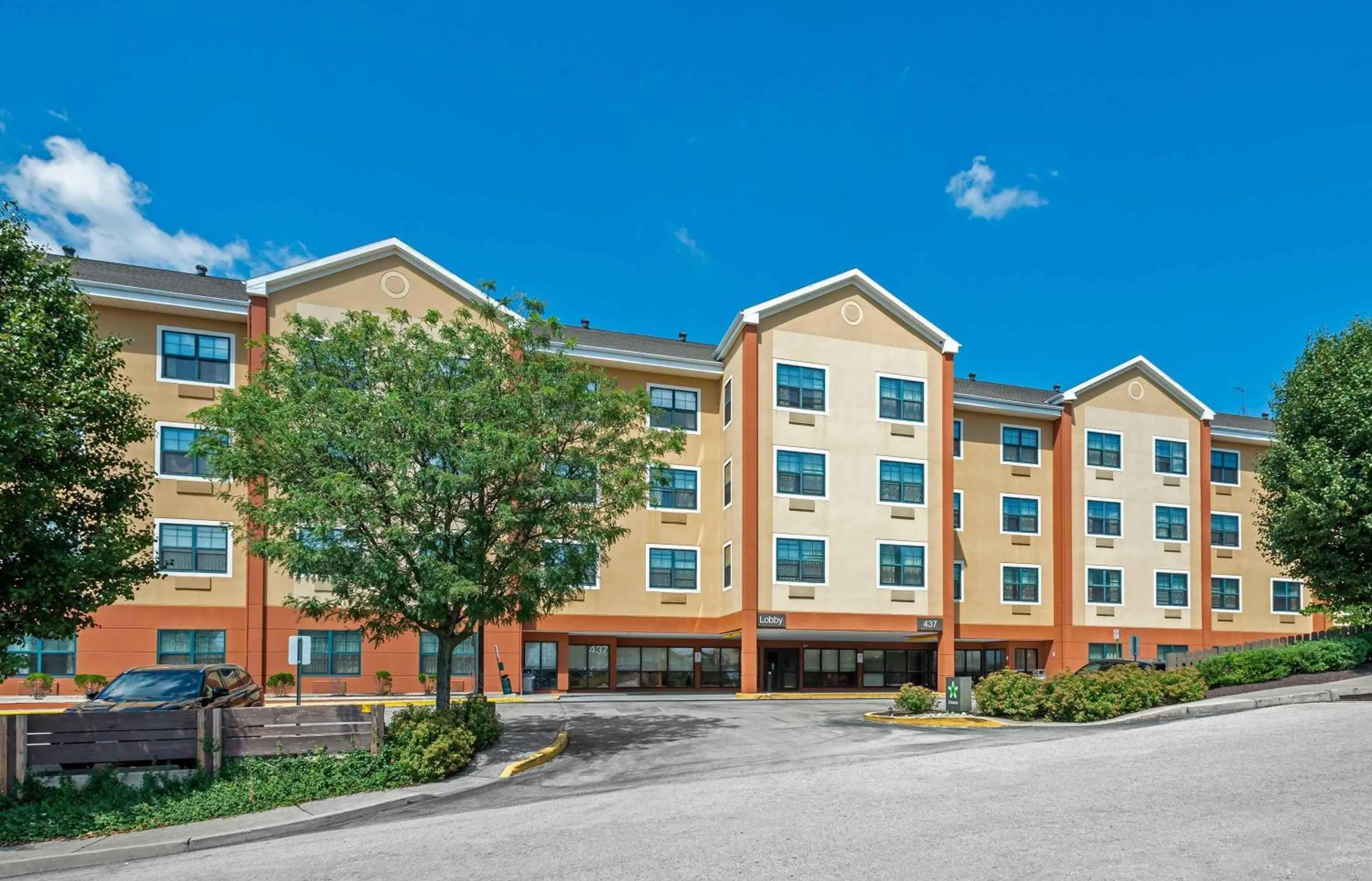 Property building in Extended Stay America Suites - Philadelphia - Plymouth Meeting - East