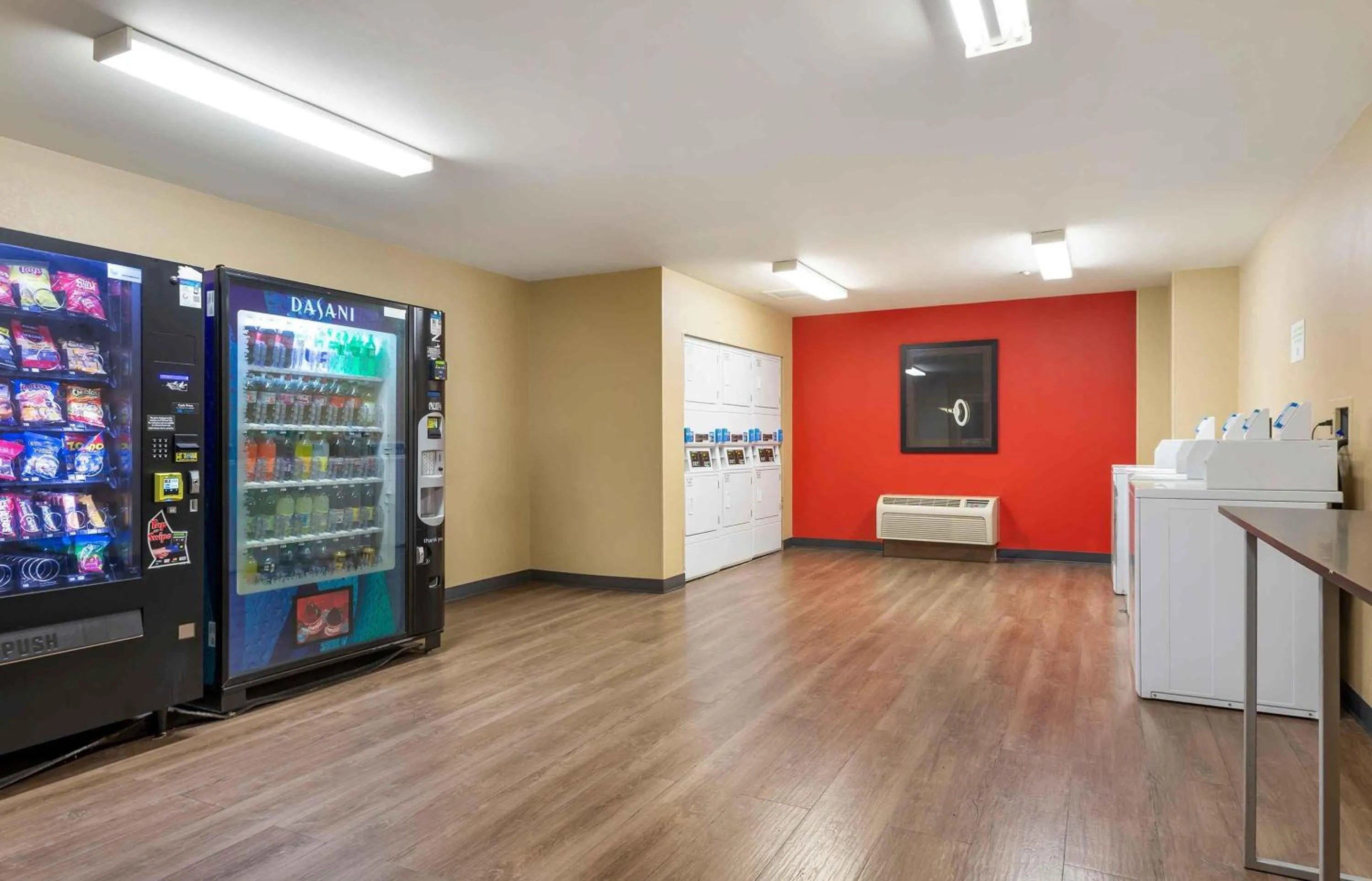 Property building in Extended Stay America Suites - Philadelphia - Plymouth Meeting - East