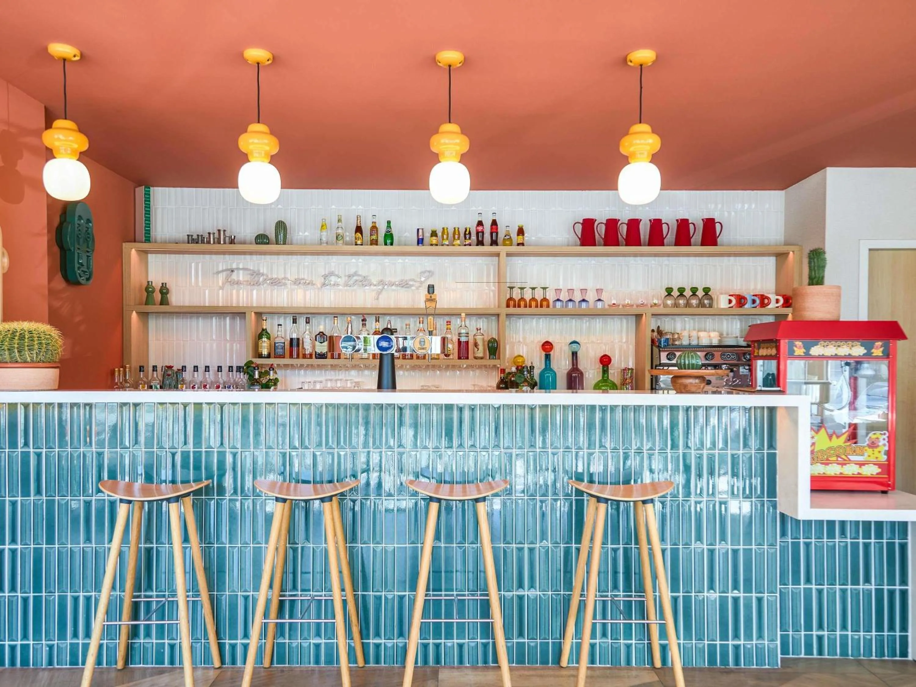 Lounge or bar in ibis Styles Marseille Palais des Congrès Vélodrome