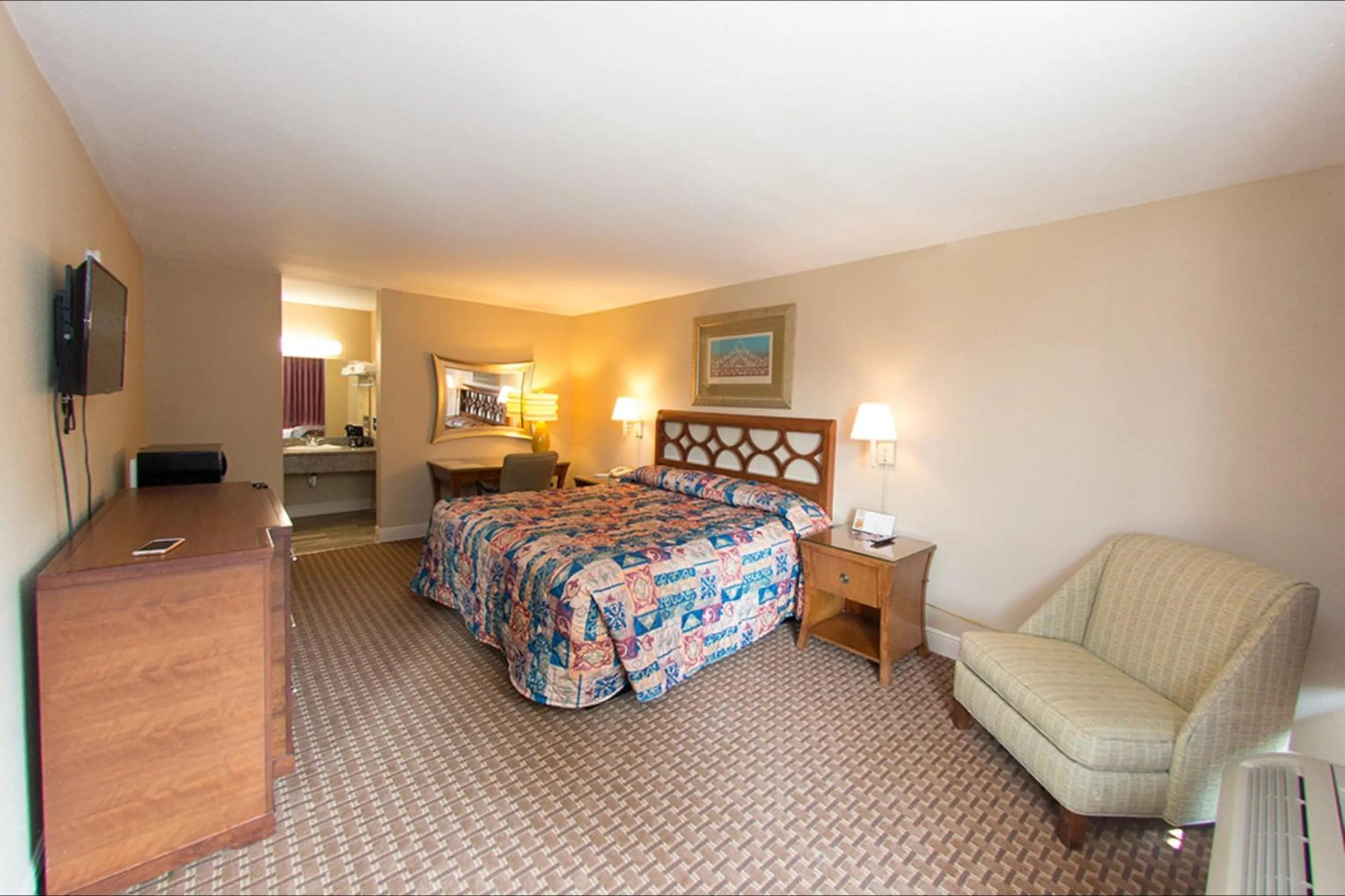 Bedroom in Audubon Inn Port Allen I-10