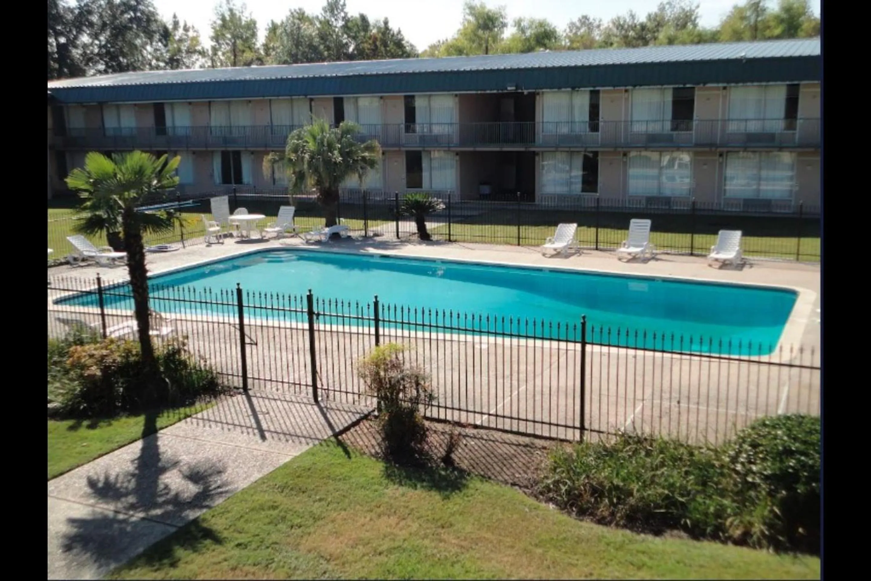 Swimming pool in Audubon Inn Port Allen I-10