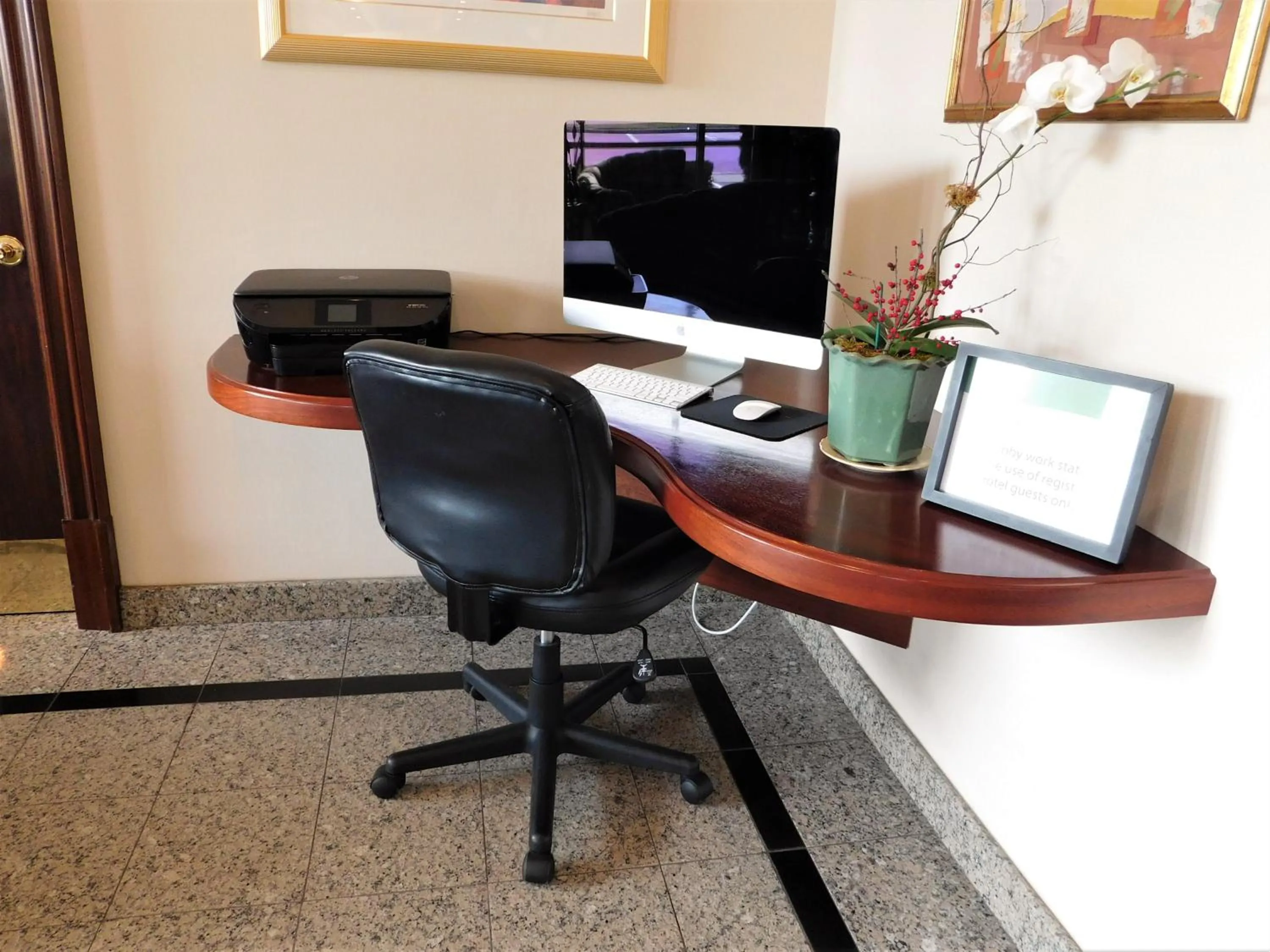 Business facilities in Town & Country Inn and Suites