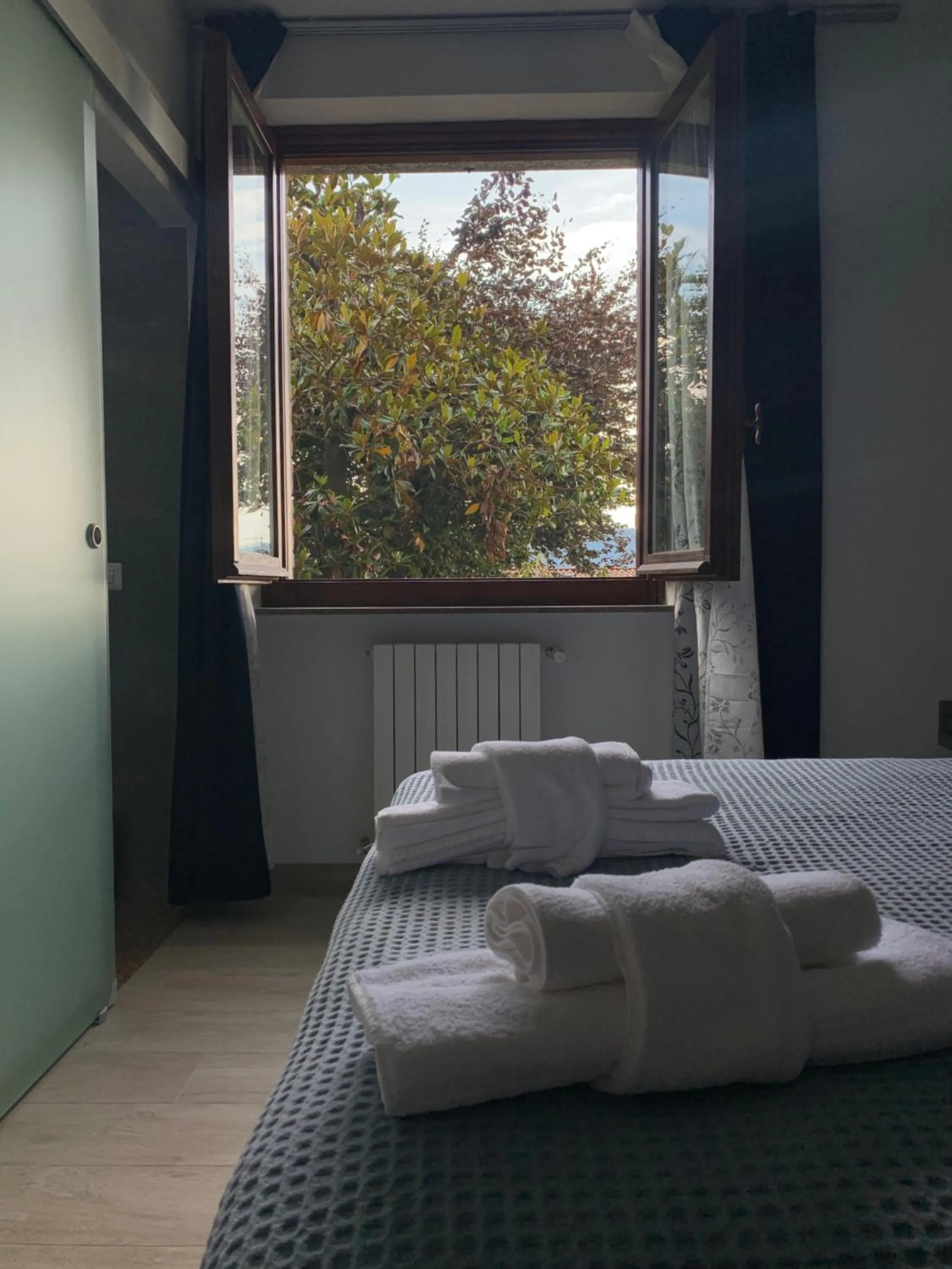 Photo of the whole room, Bed in Villa Cuore