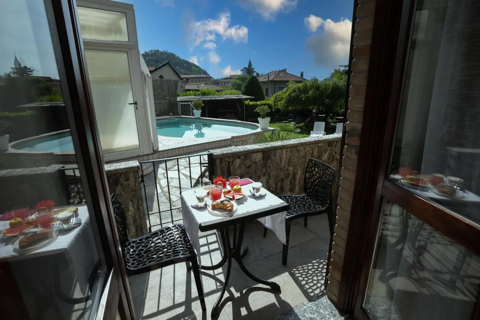 Superior Double or Twin Room with Pool View - single occupancy in Villa Cuore Superior Double or Twin Room with Pool View - single occupancy in Villa Cuore