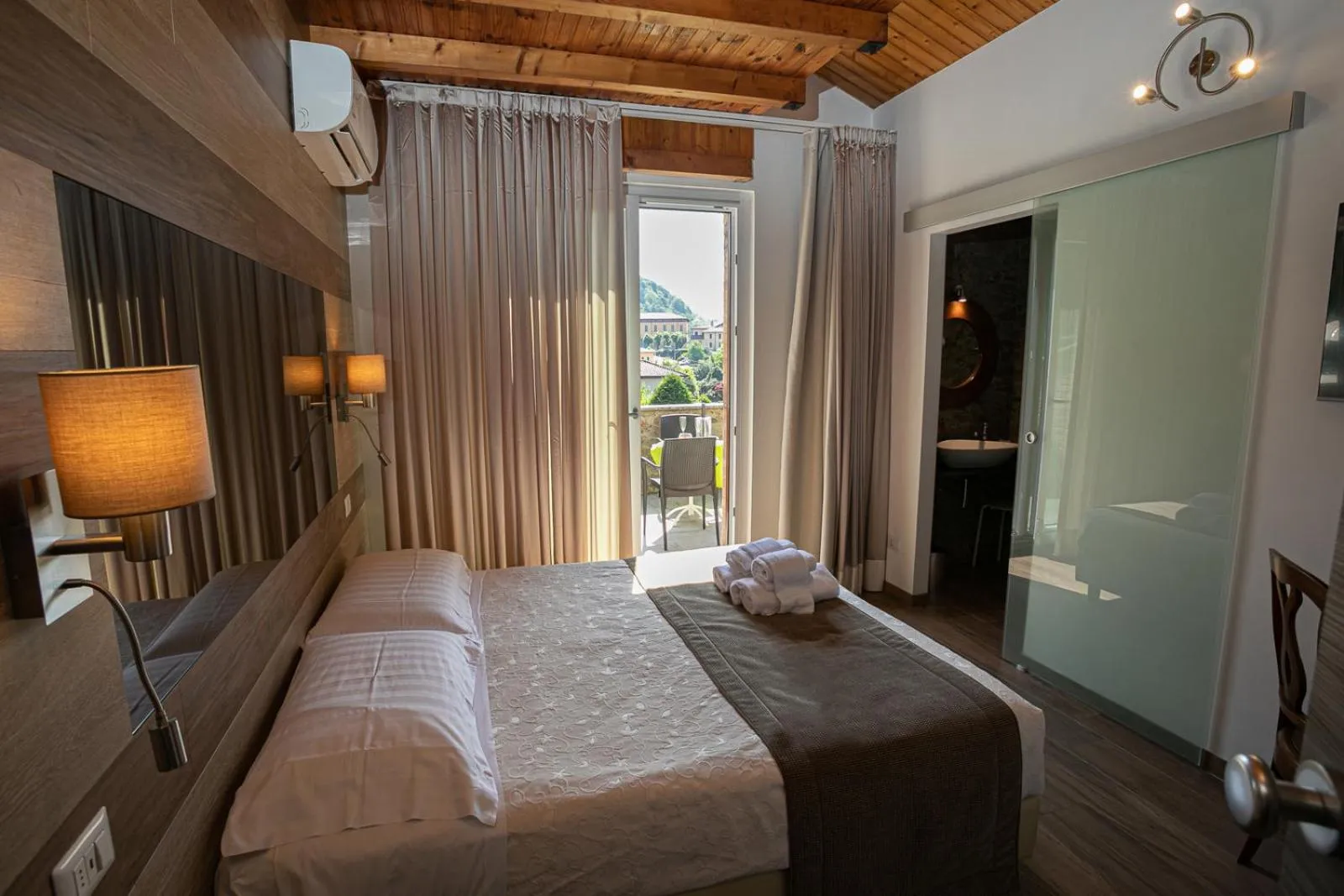 Bed in Villa Cuore