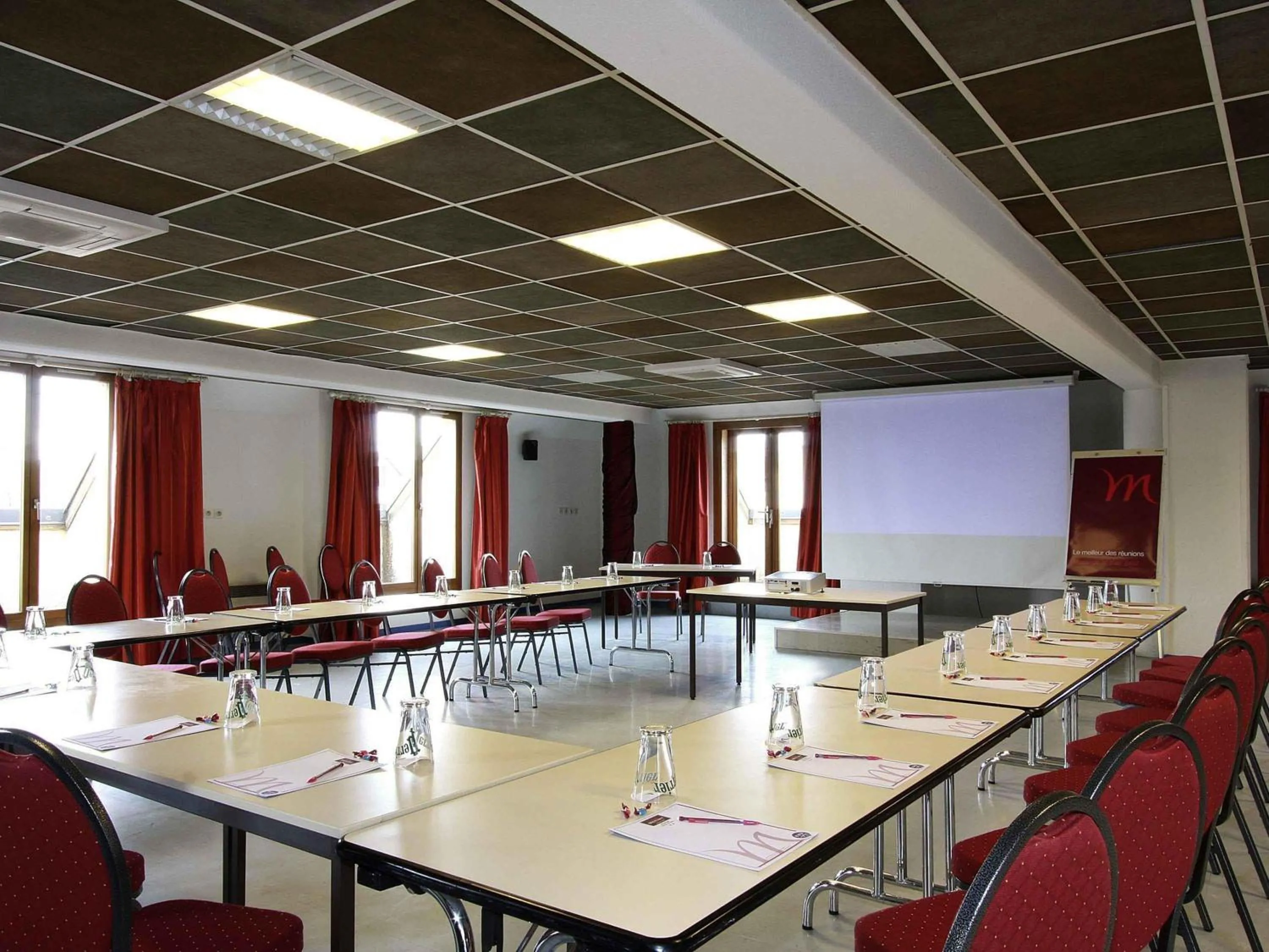 Meeting/conference room in Mercure Hexagone Luxeuil