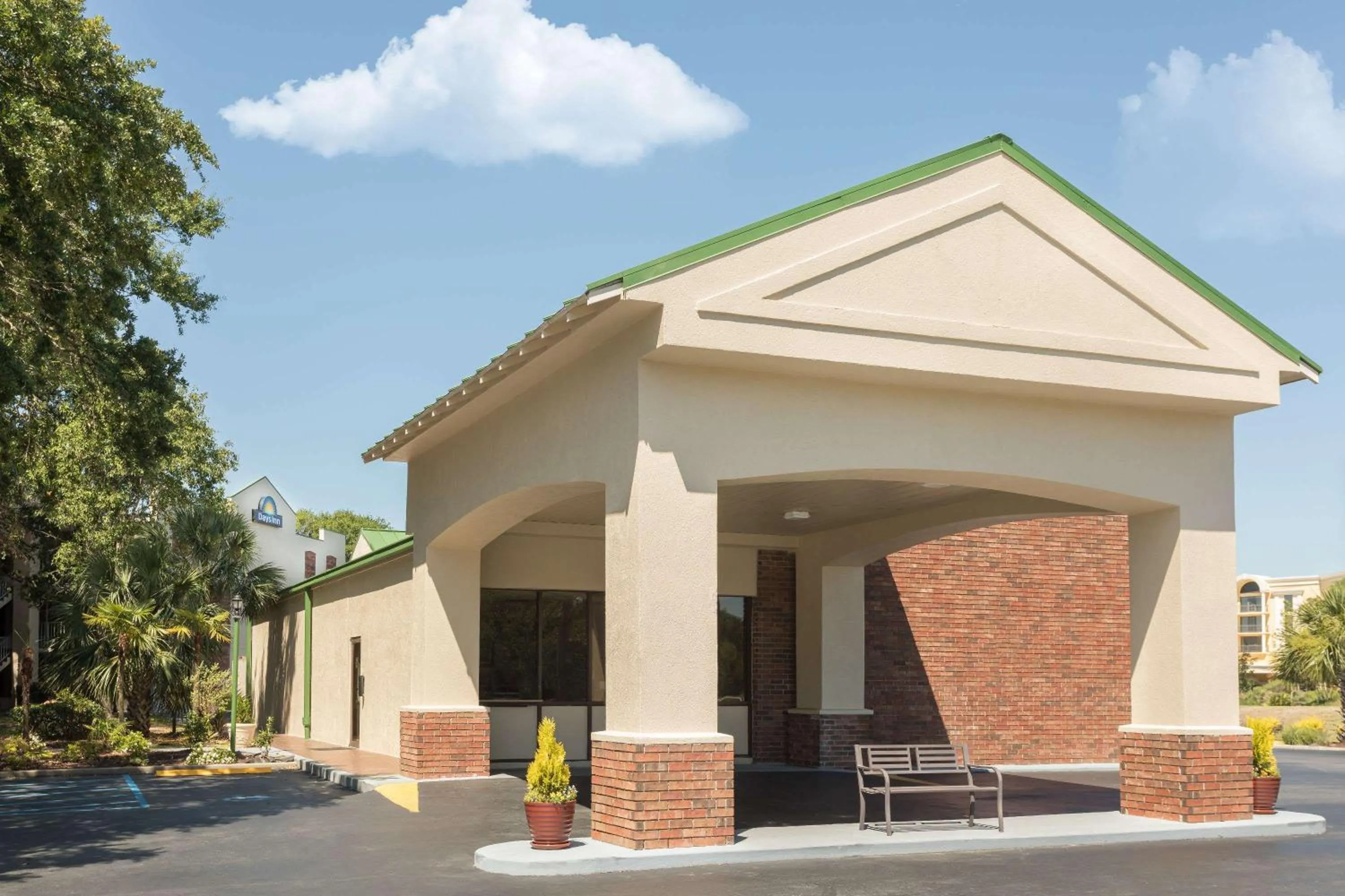 Property building in Days Inn by Wyndham Mt Pleasant-Charleston-Patriots Point