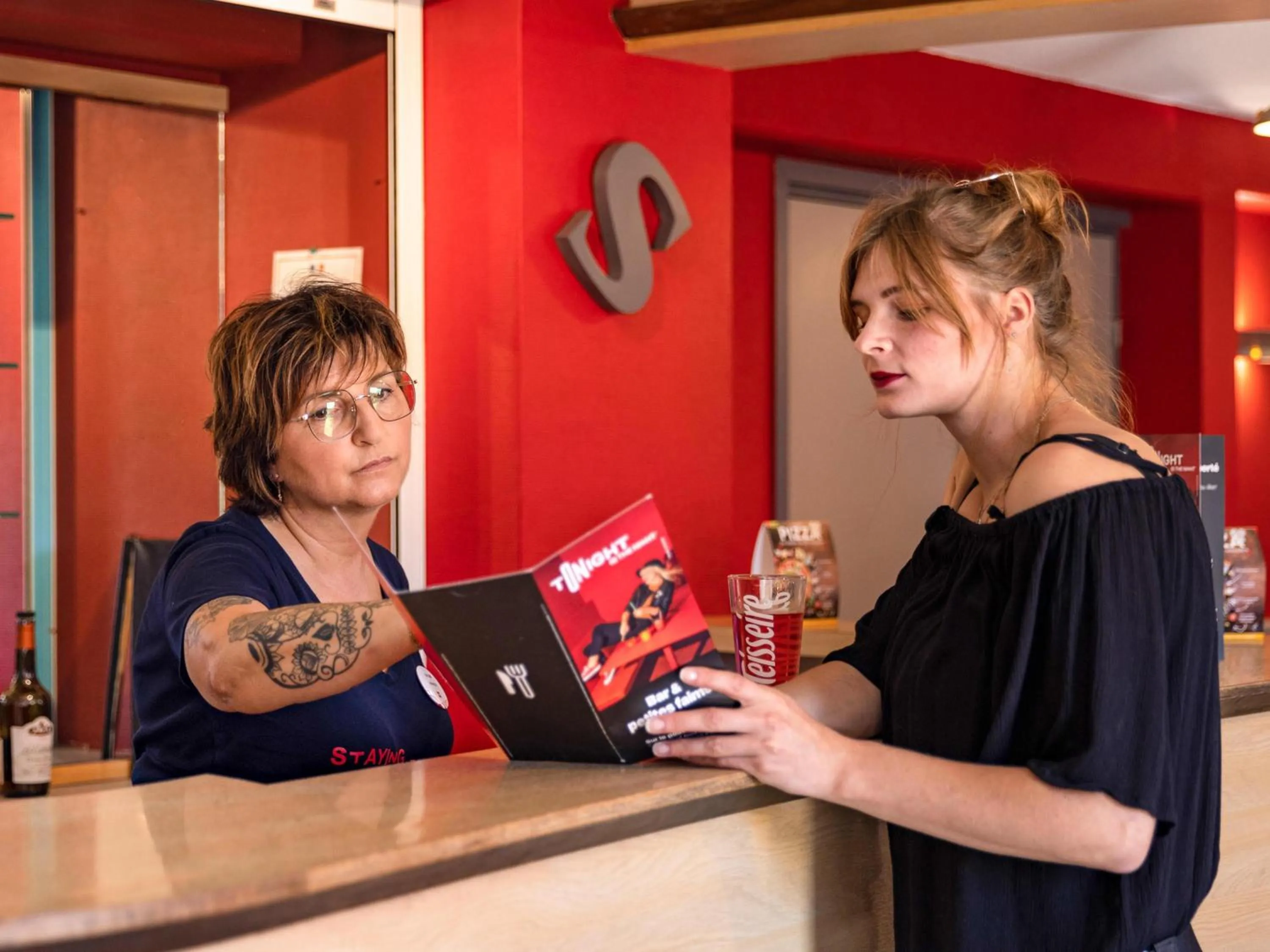 Lounge or bar in Hotel ibis Autun