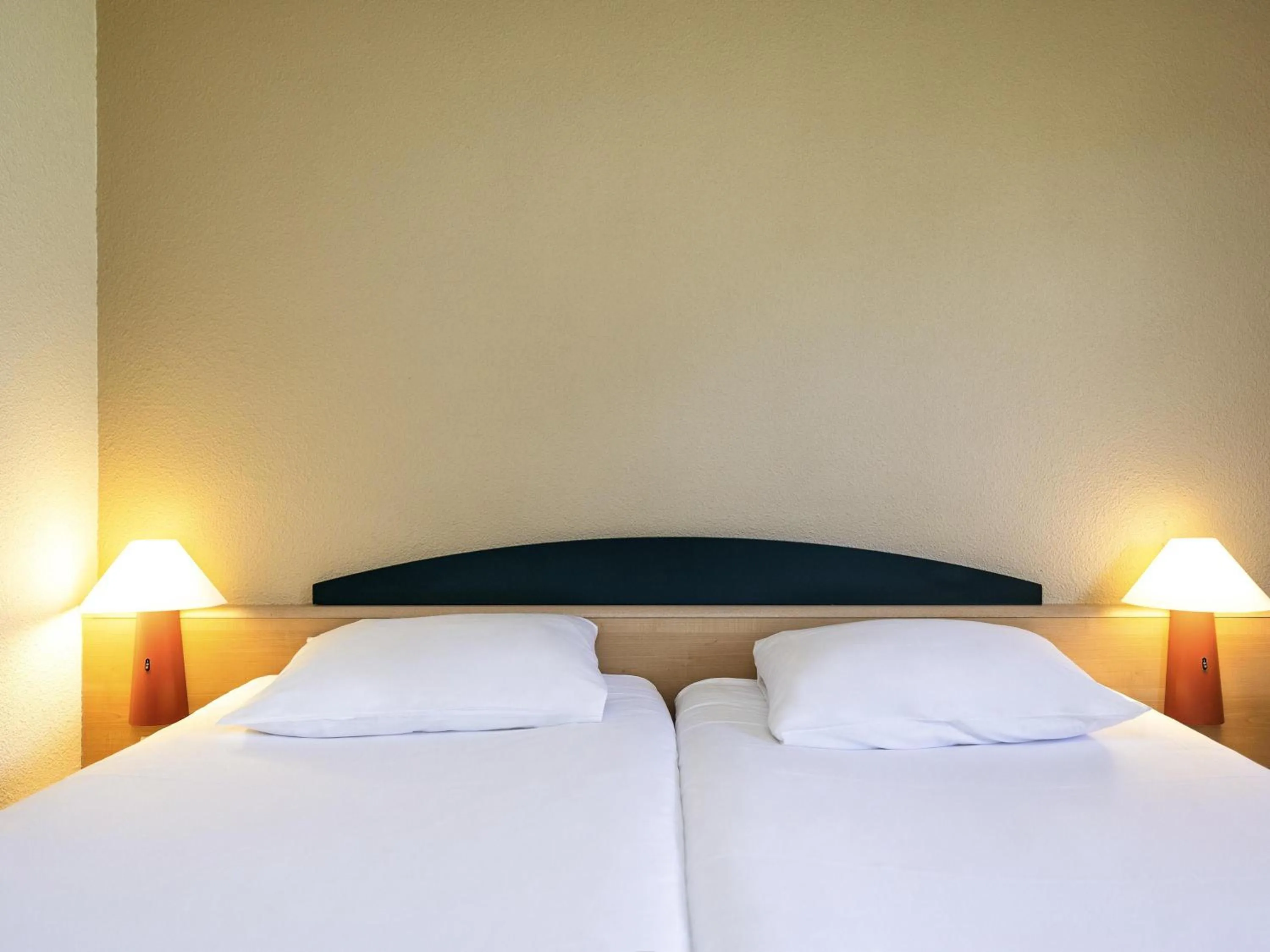 Bedroom, Bed in Hotel ibis Autun