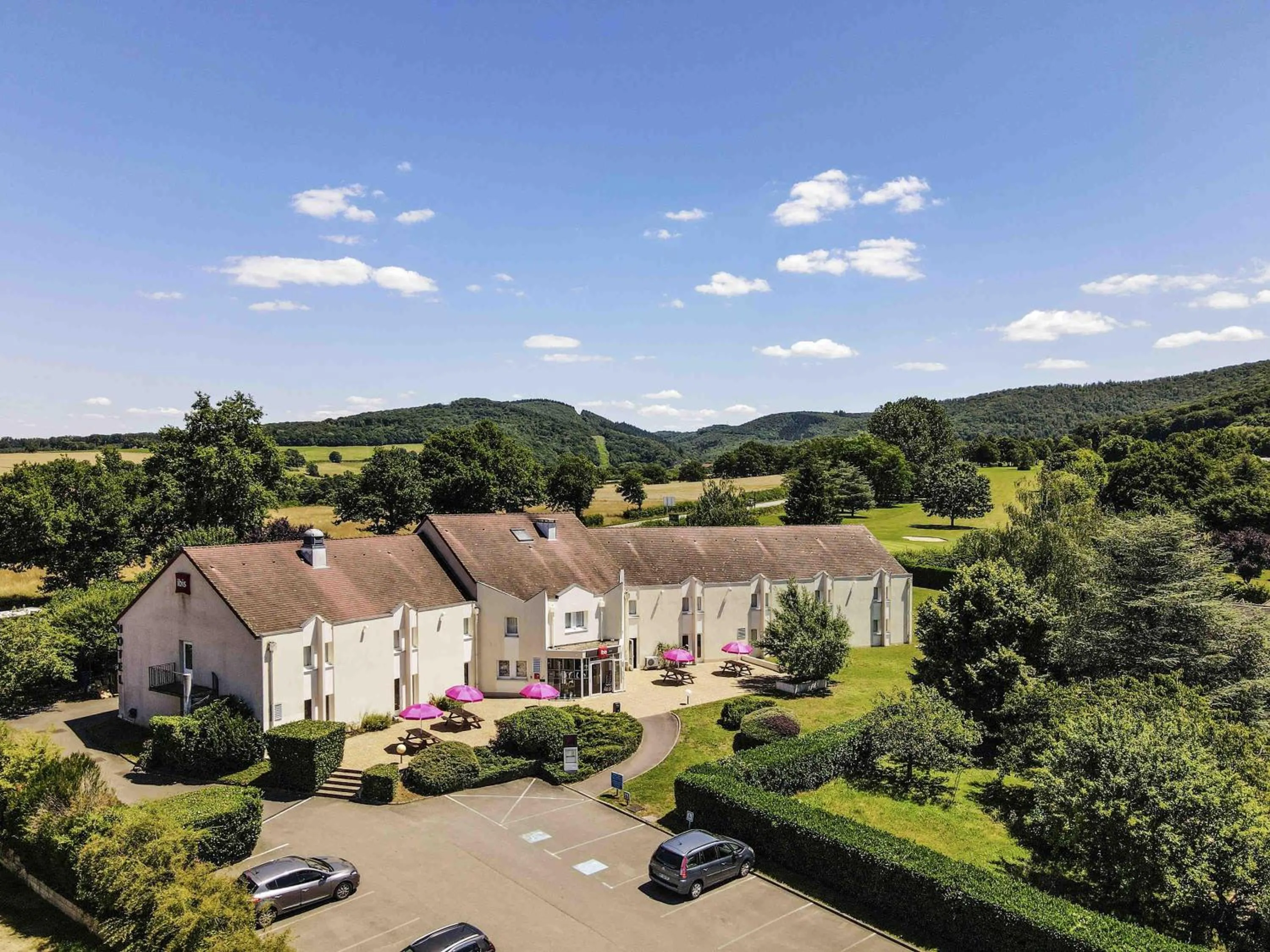 Property building in Hotel ibis Autun