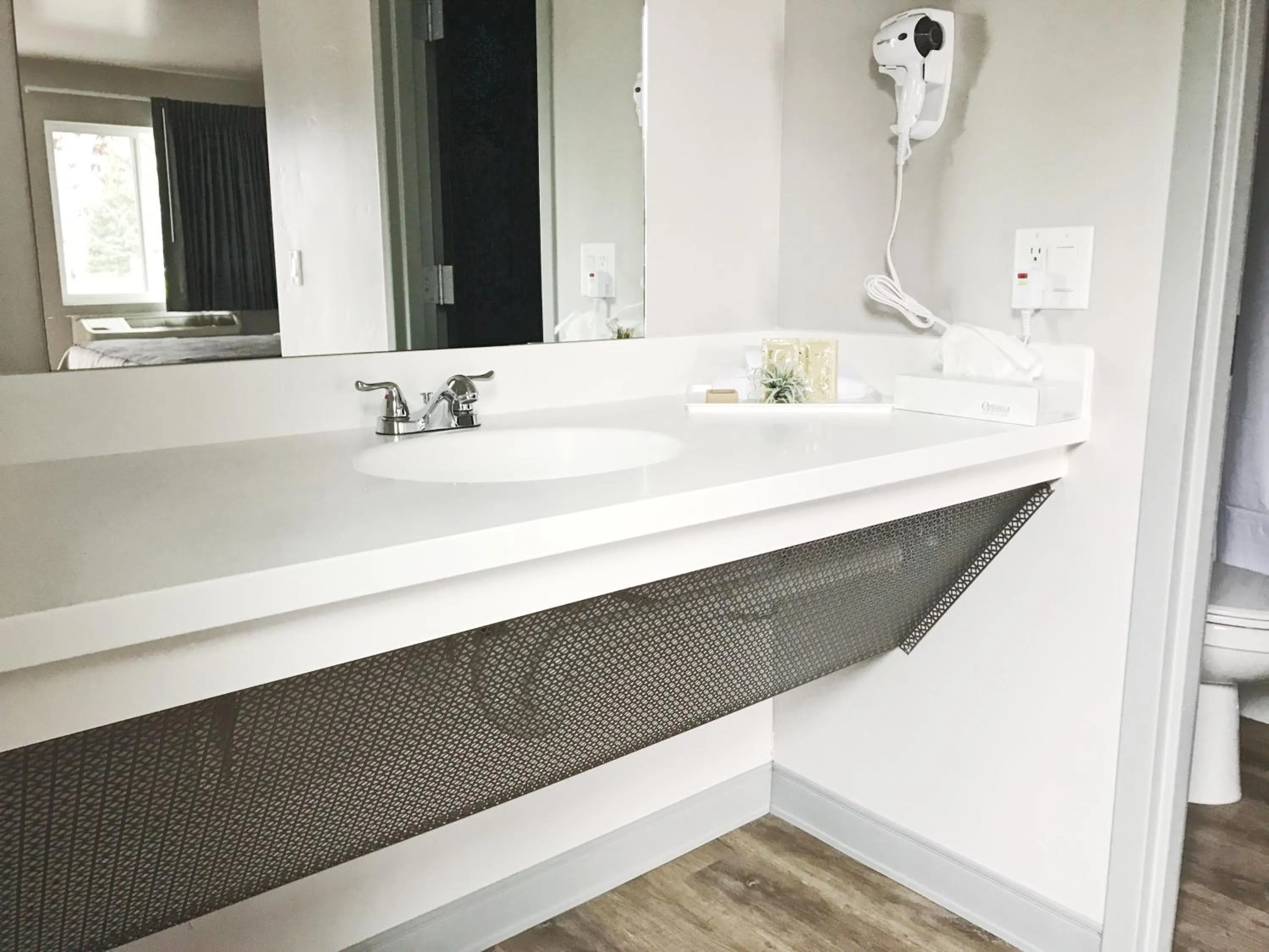 Bathroom in Airport Inn