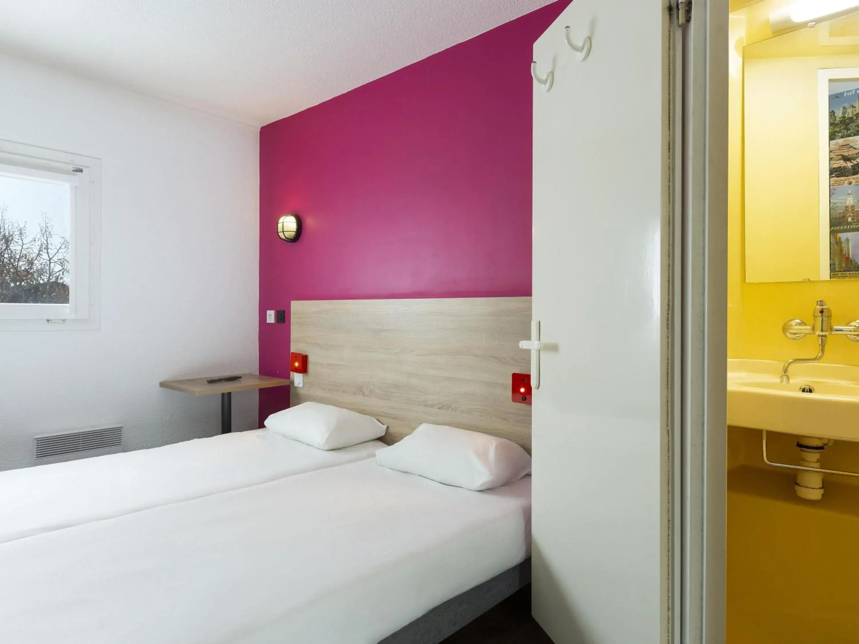 Cabrio Twin Room with Bathroom in hôtel F1 Strasbourg Sud La Vigie Cabrio Twin Room with Bathroom in hôtel F1 Strasbourg Sud La Vigie