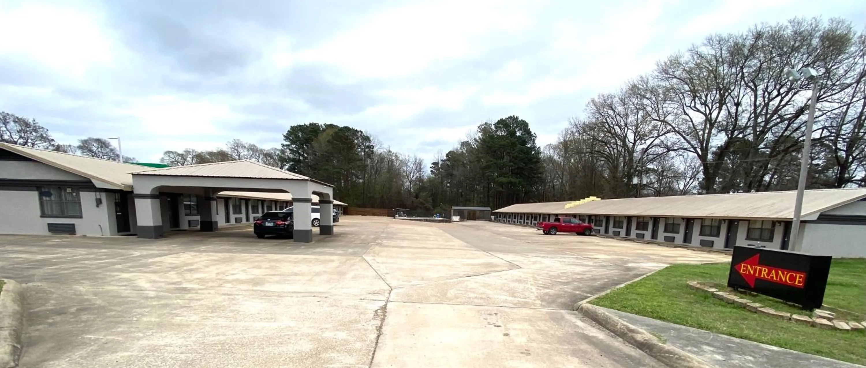 Parking in Economy Inn Ashdown