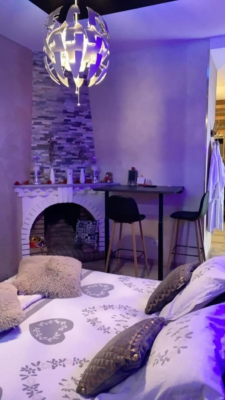 Bed in MANOIR AUX trois charmes