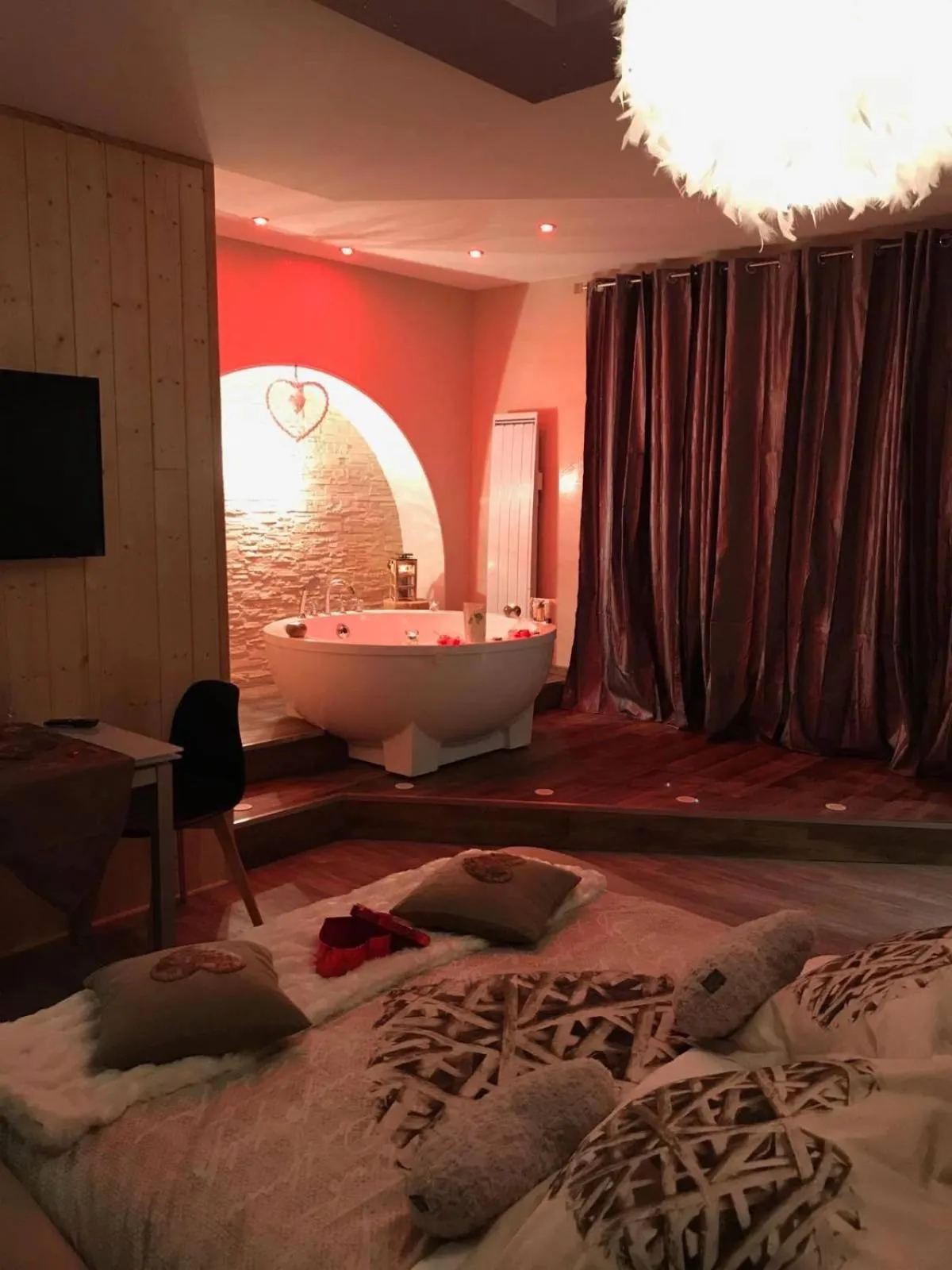 Bed in MANOIR AUX trois charmes