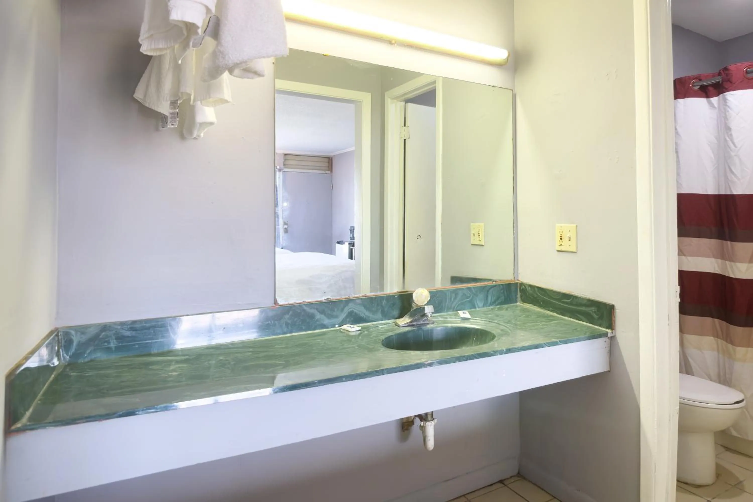 Bathroom in Save Inn By Hotel O Forrest City I 40