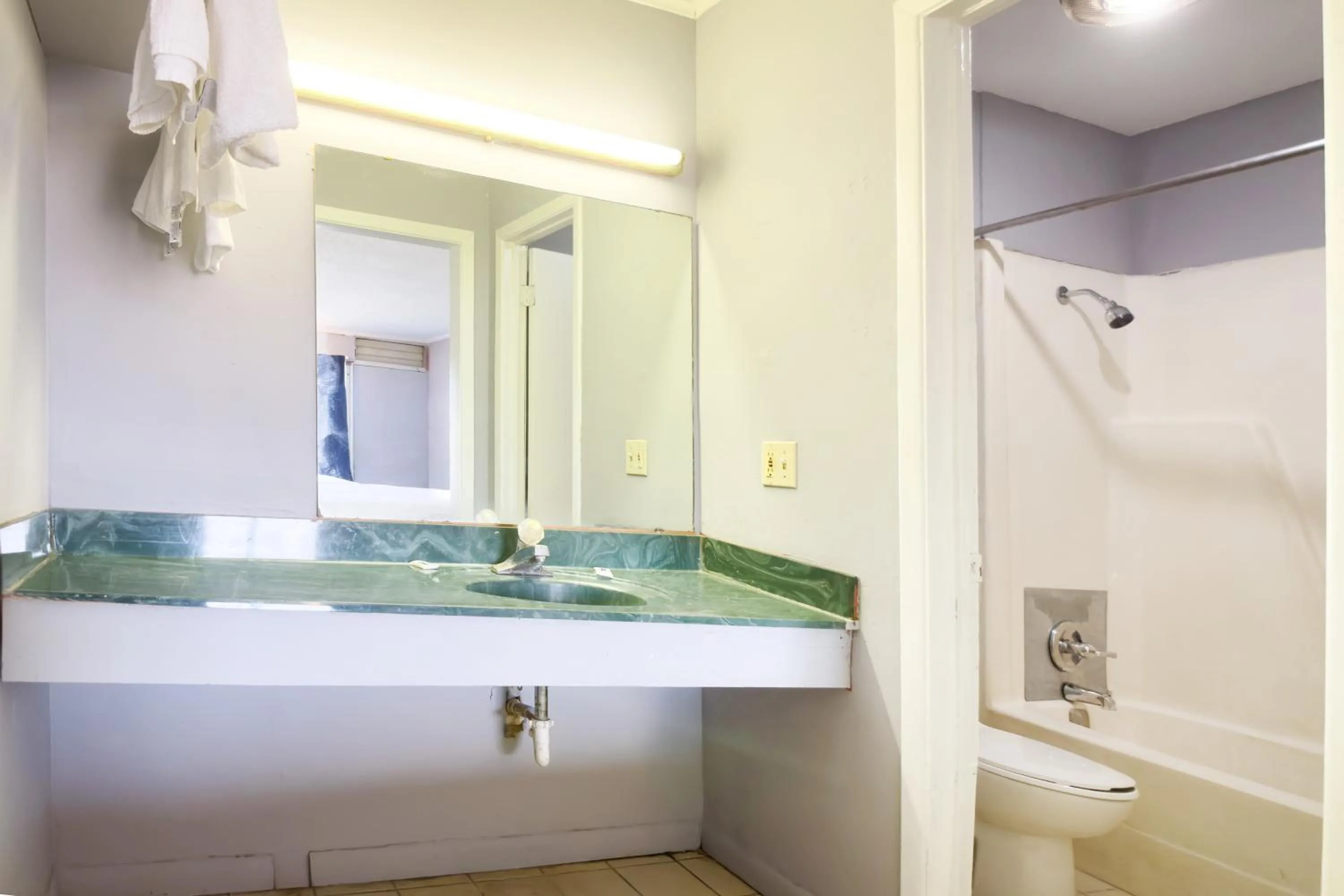 Bathroom in Save Inn By Hotel O Forrest City I 40