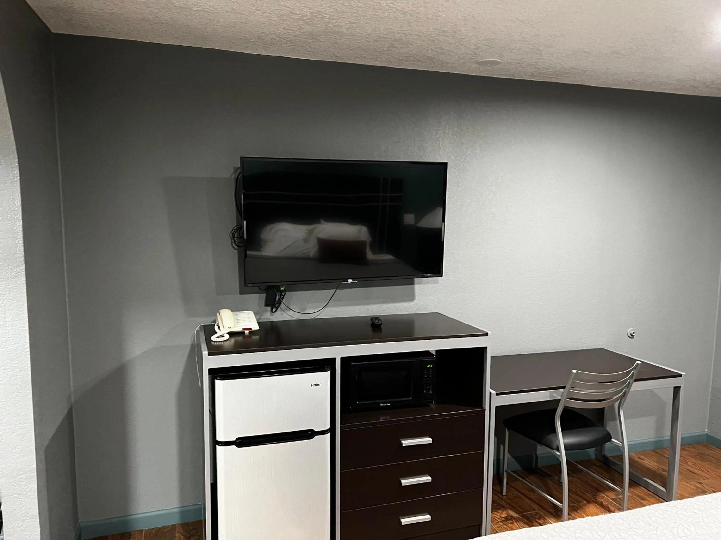 TV and multimedia in Relax Inn Ashdown