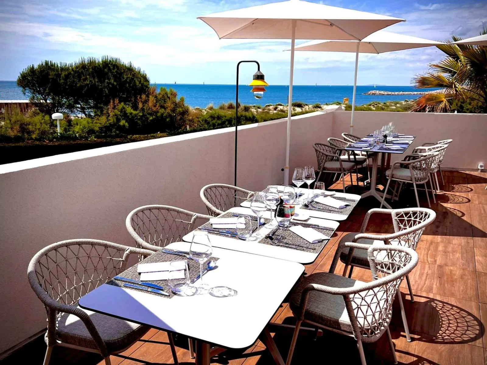 Patio in Hôtel La Plage 5 étoiles La Grande Motte