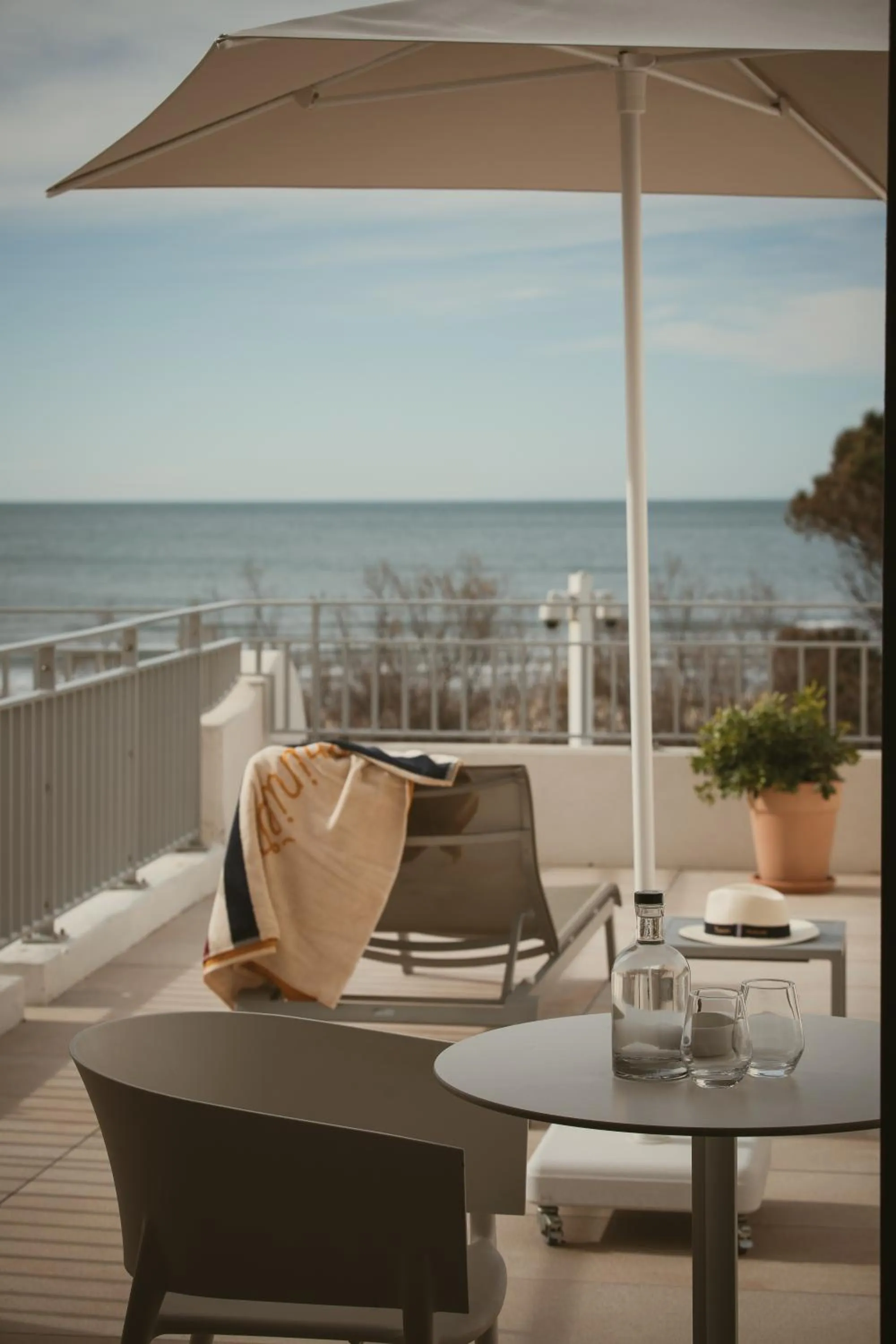 Patio in Hôtel La Plage 5 étoiles La Grande Motte