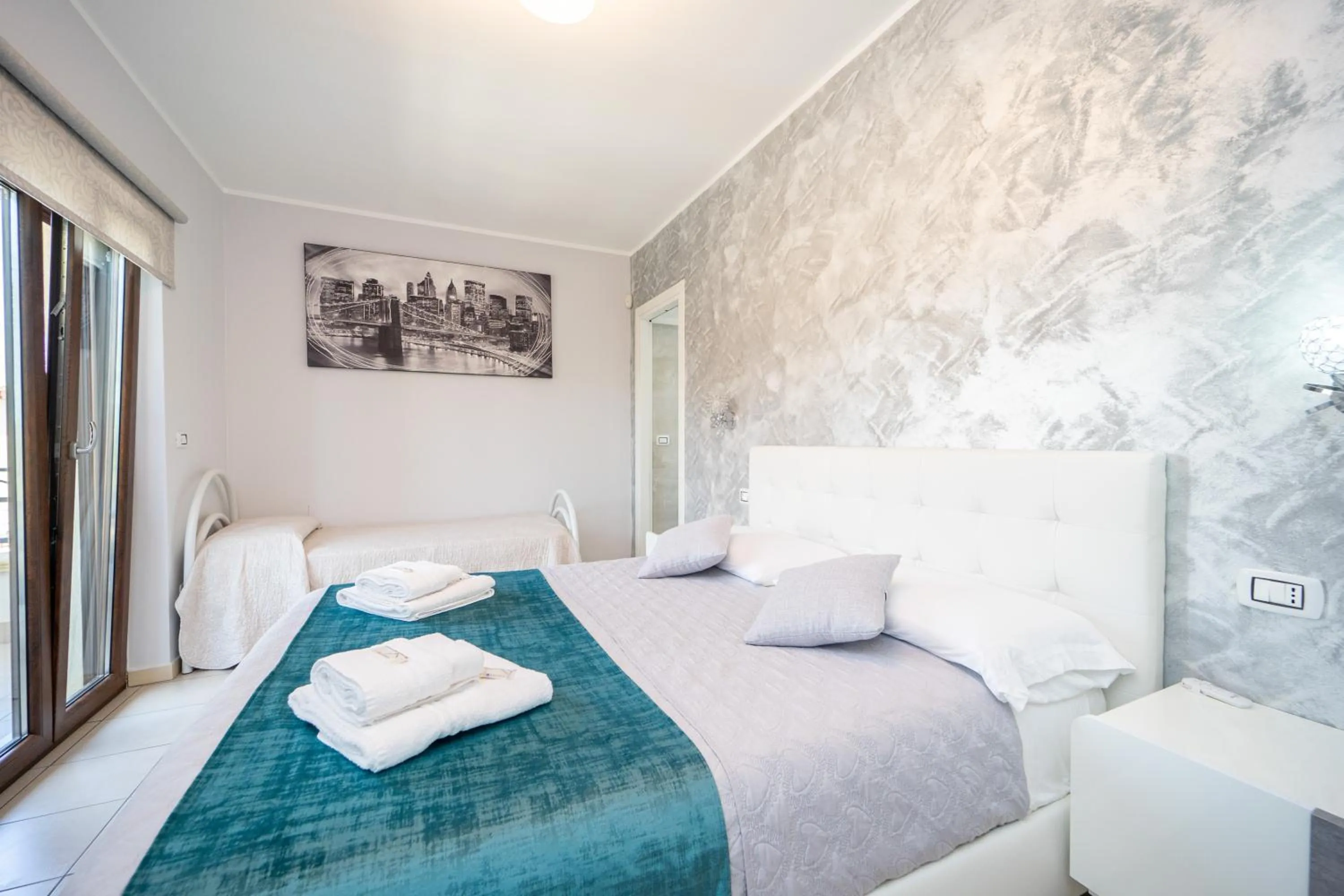 Bed in B&B Golden House & spa