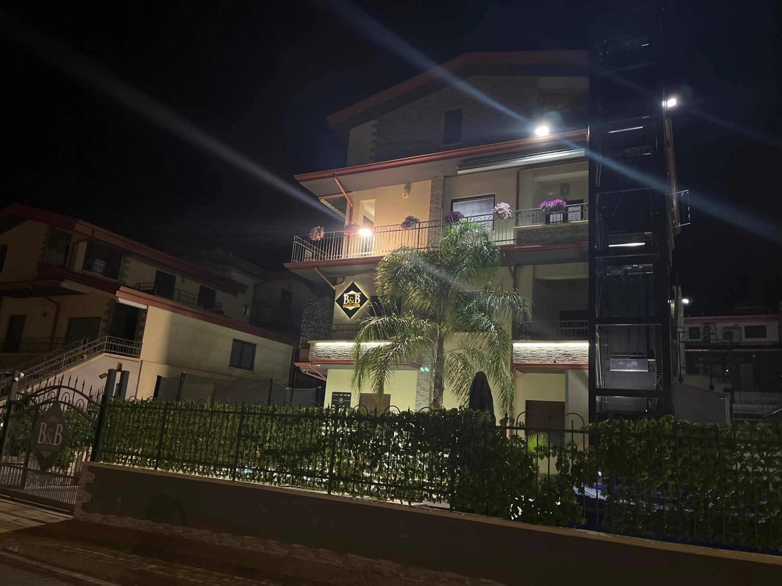 B&B Golden House & spa