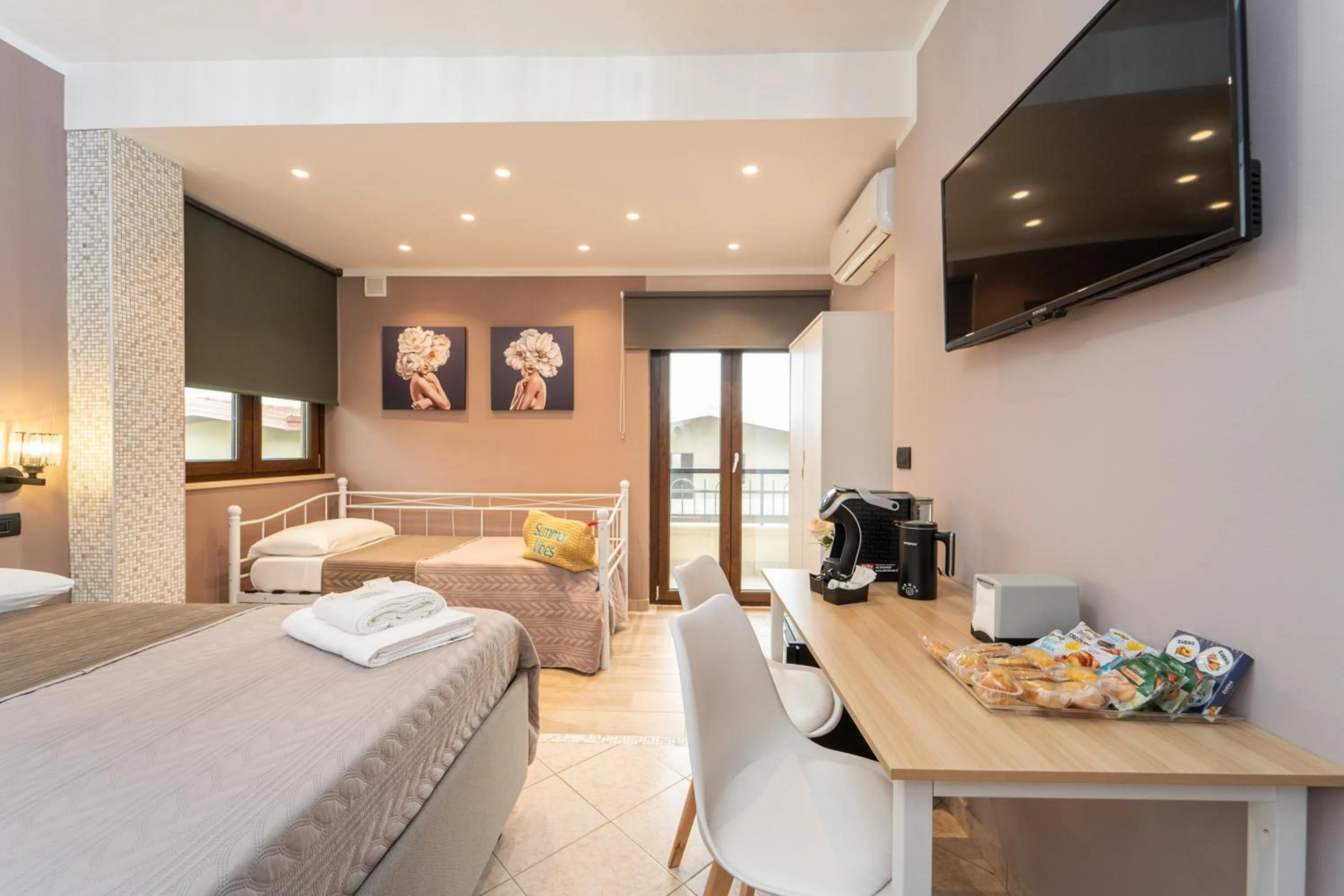 Bed in B&B Golden House & spa