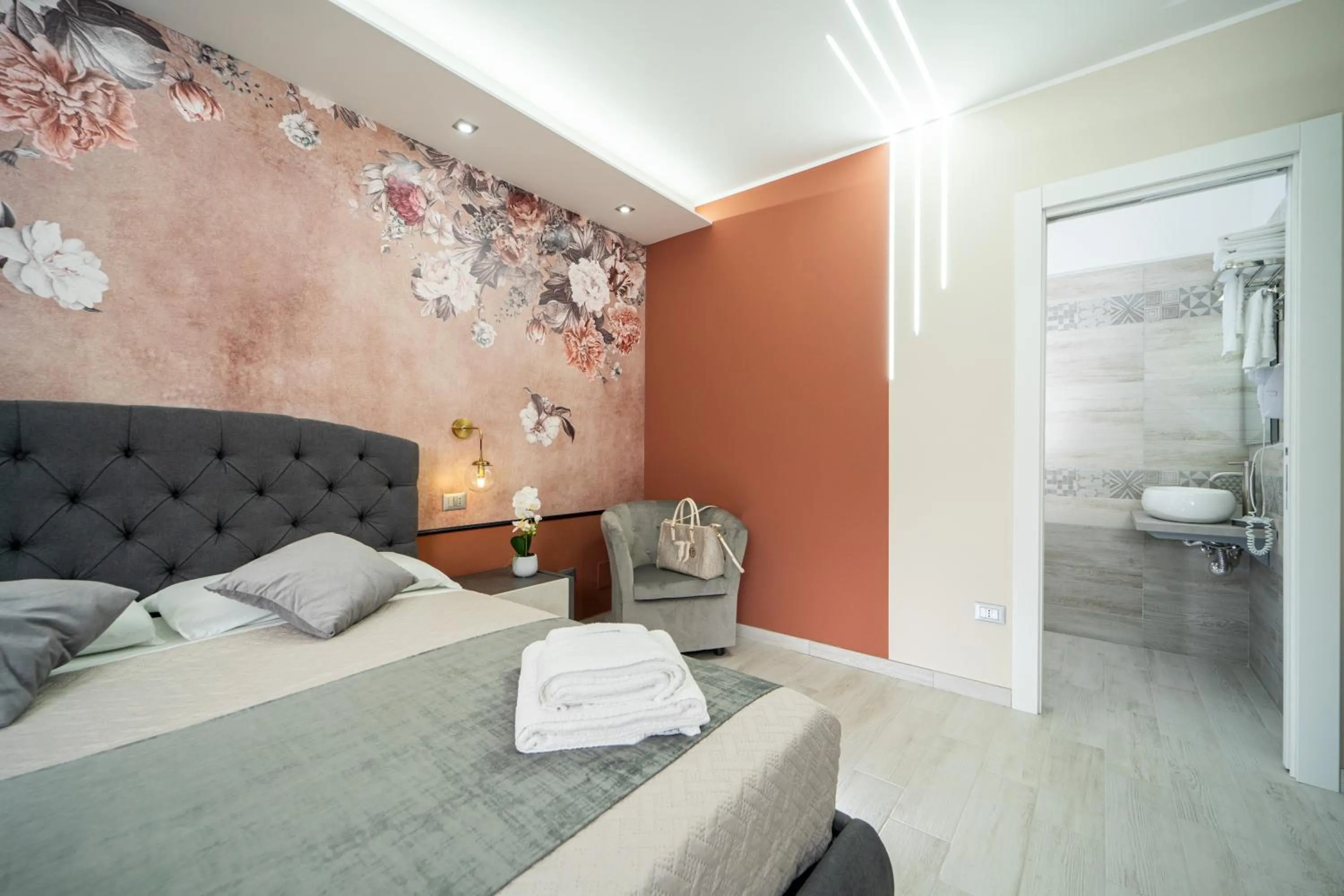 Bed in B&B Golden House & spa