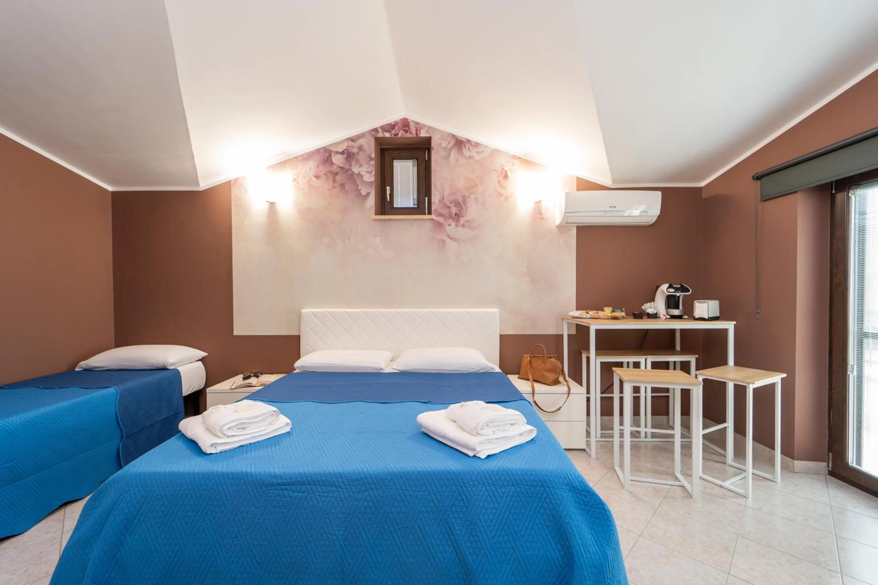 Bed in B&B Golden House & spa