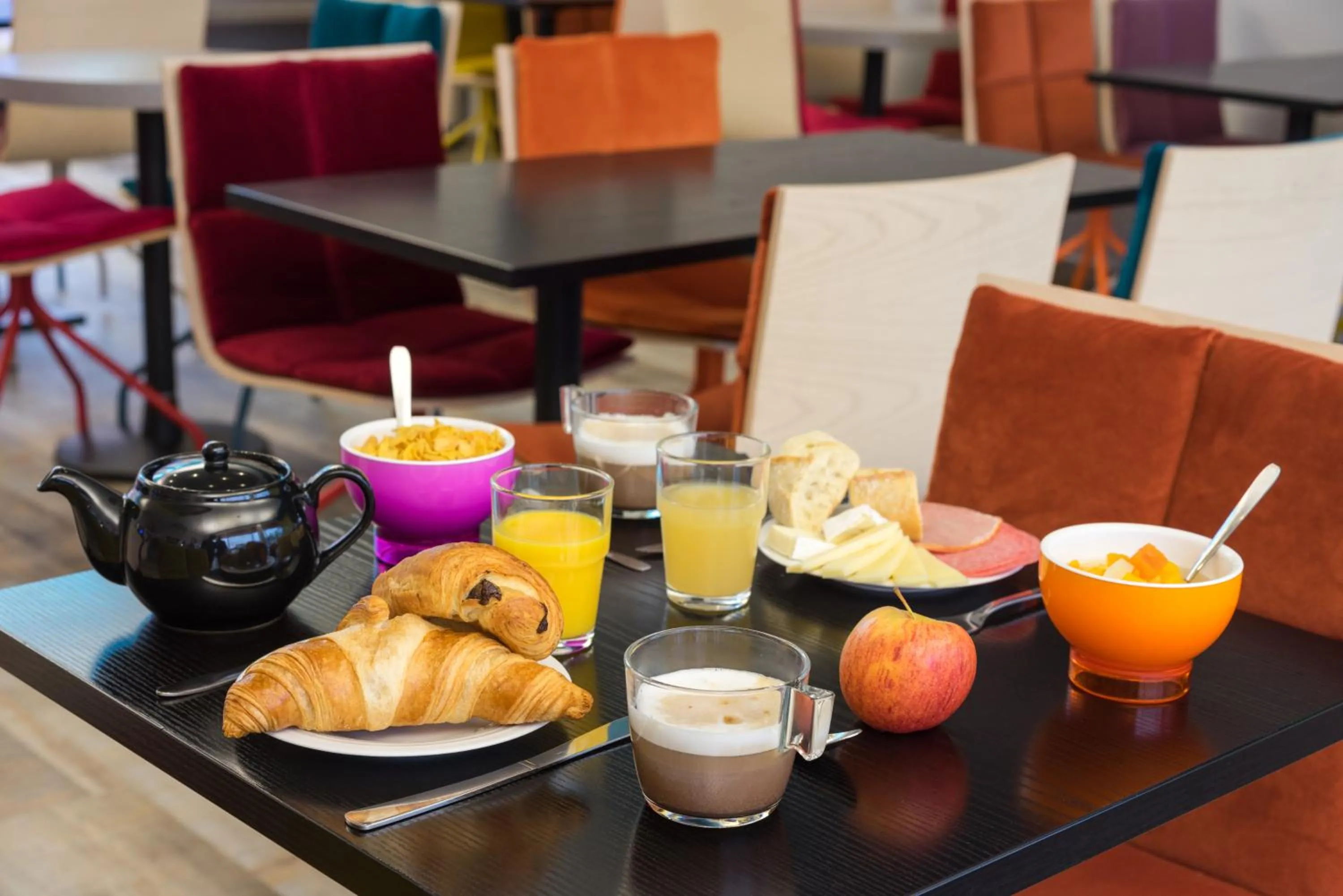 Breakfast in Brit Hotel Codalysa Marne la Vallée - Torcy
