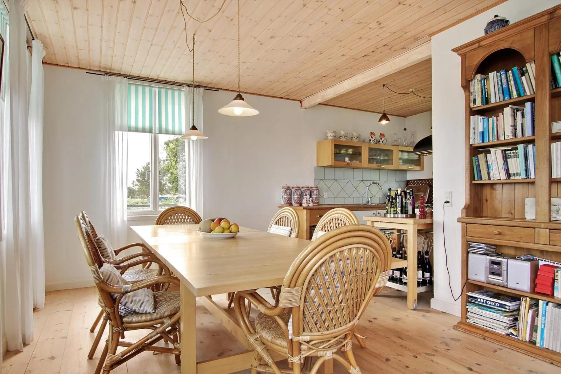Kitchen or kitchenette in Skærven Beachfront Apartments and Cottage