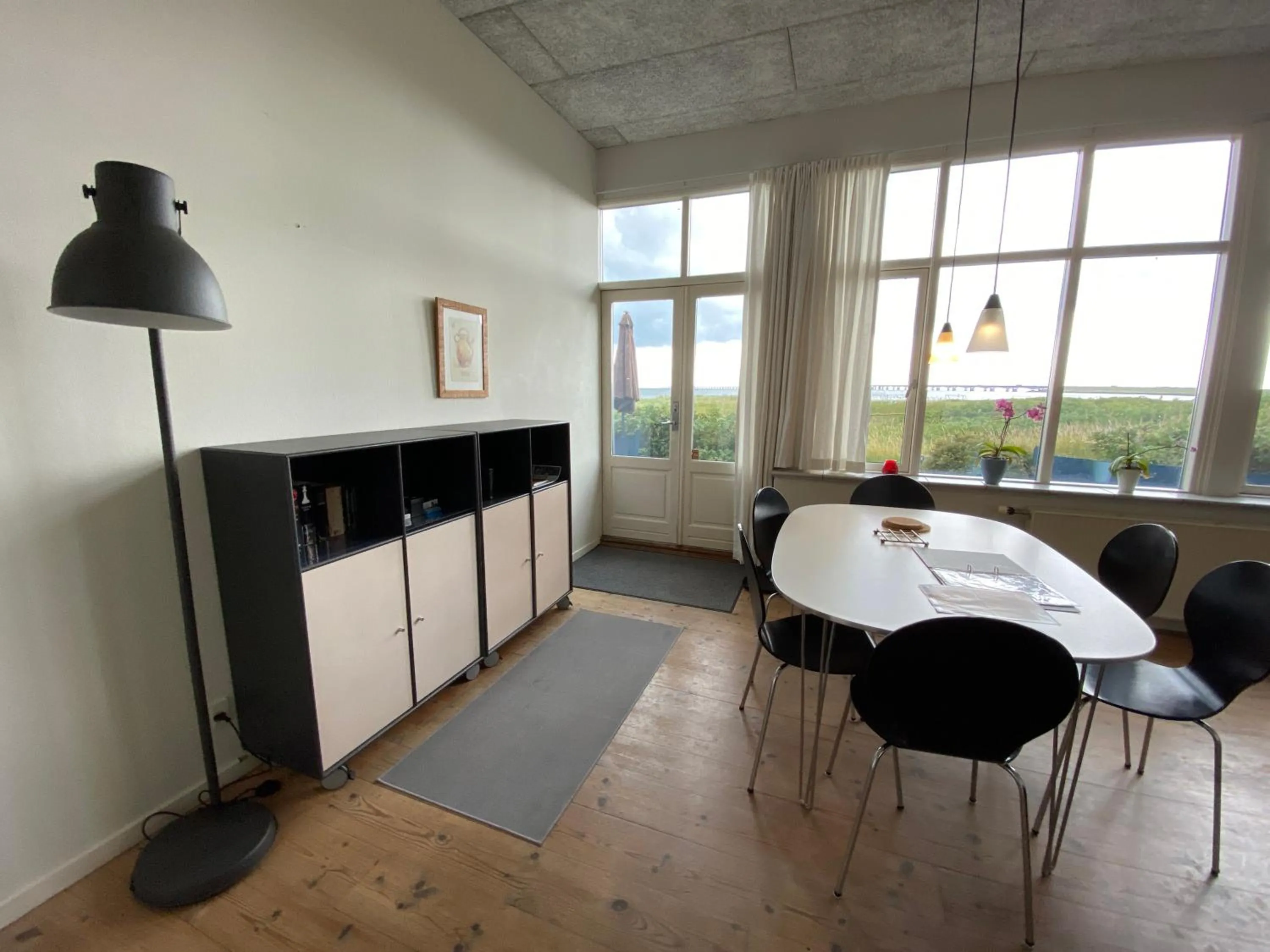 Dining area in Skærven Beachfront Apartments and Cottage