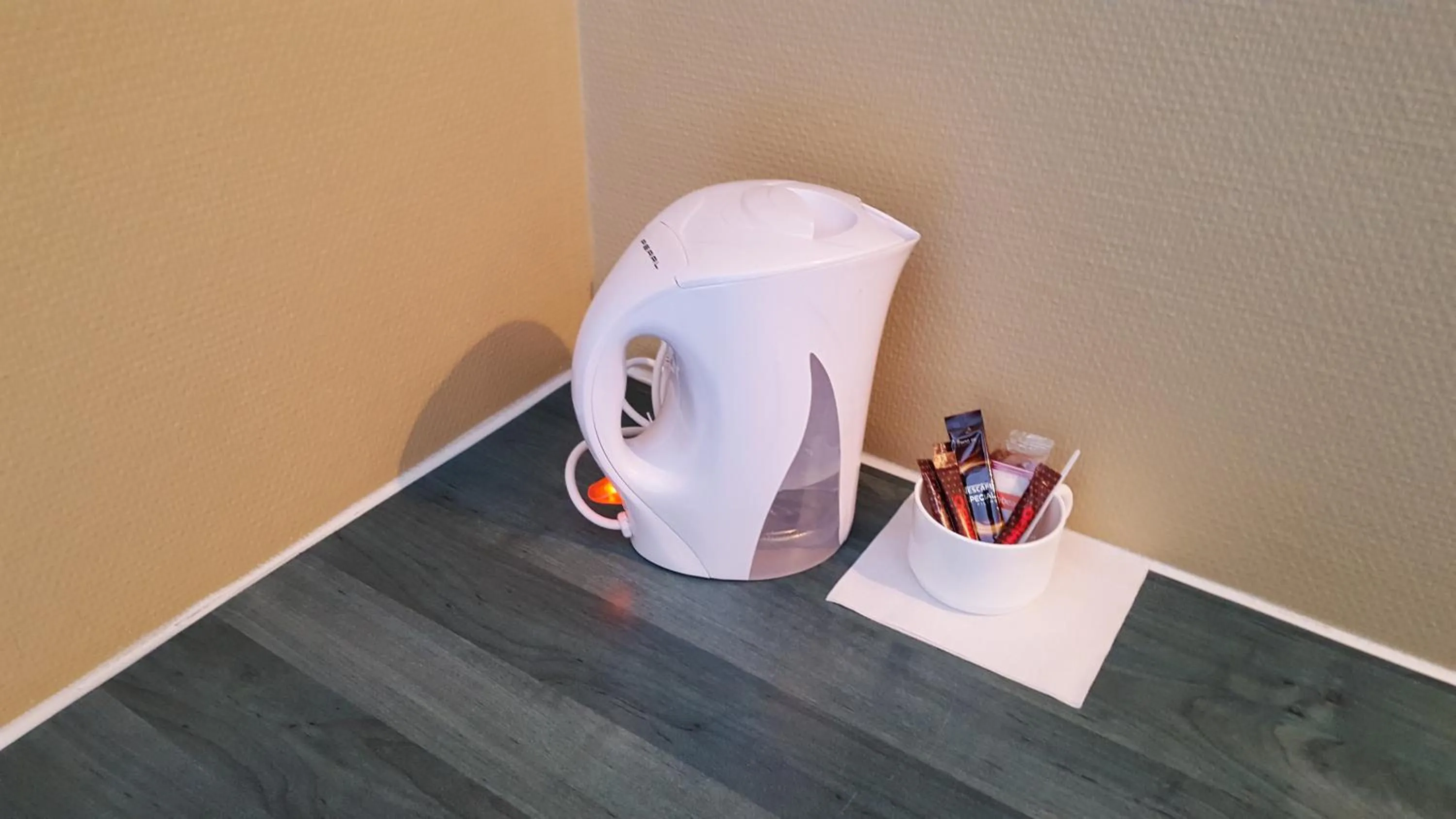 Coffee/tea facilities in Hotel Restaurant De La Canner