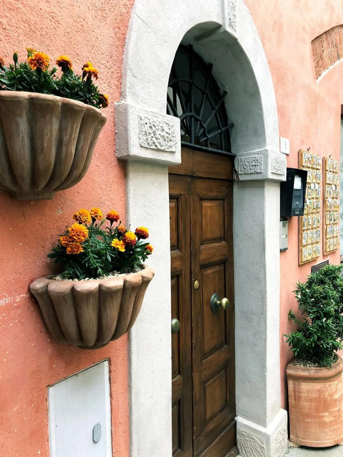 Facade/entrance in I Ninni