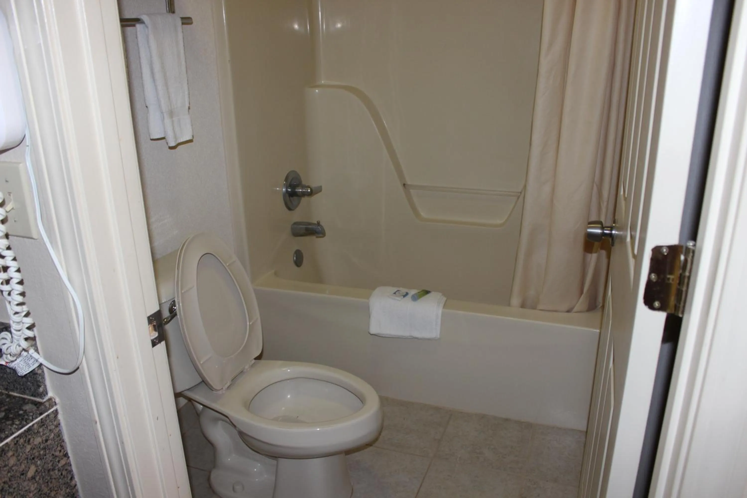 Bathroom in Nationwide 9 Inn